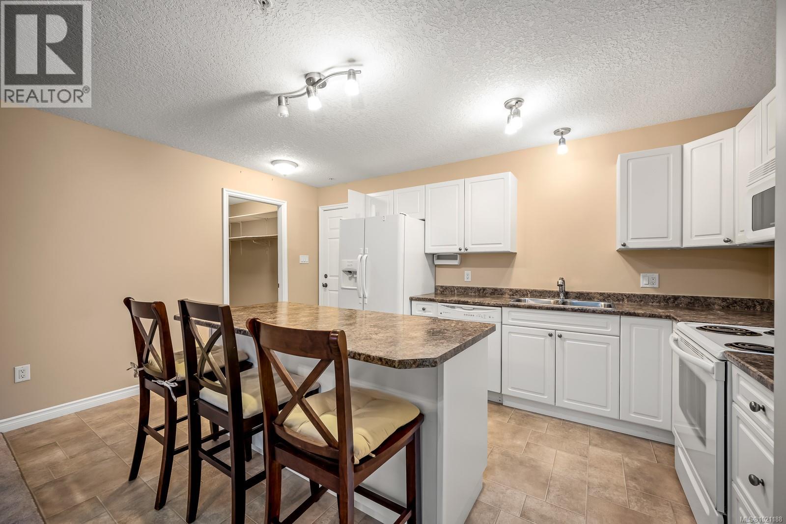 201 129 Back Rd, Courtenay, British Columbia V9N 3W5 - Photo 5 - 1021188