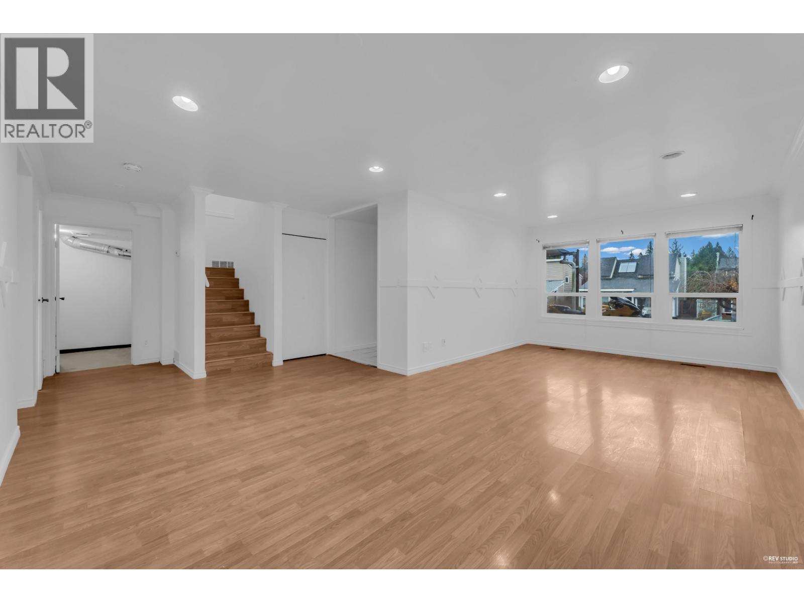 3235 Dunkirk Avenue, Coquitlam, British Columbia  V3E 1G8 - Photo 4 - R3070326