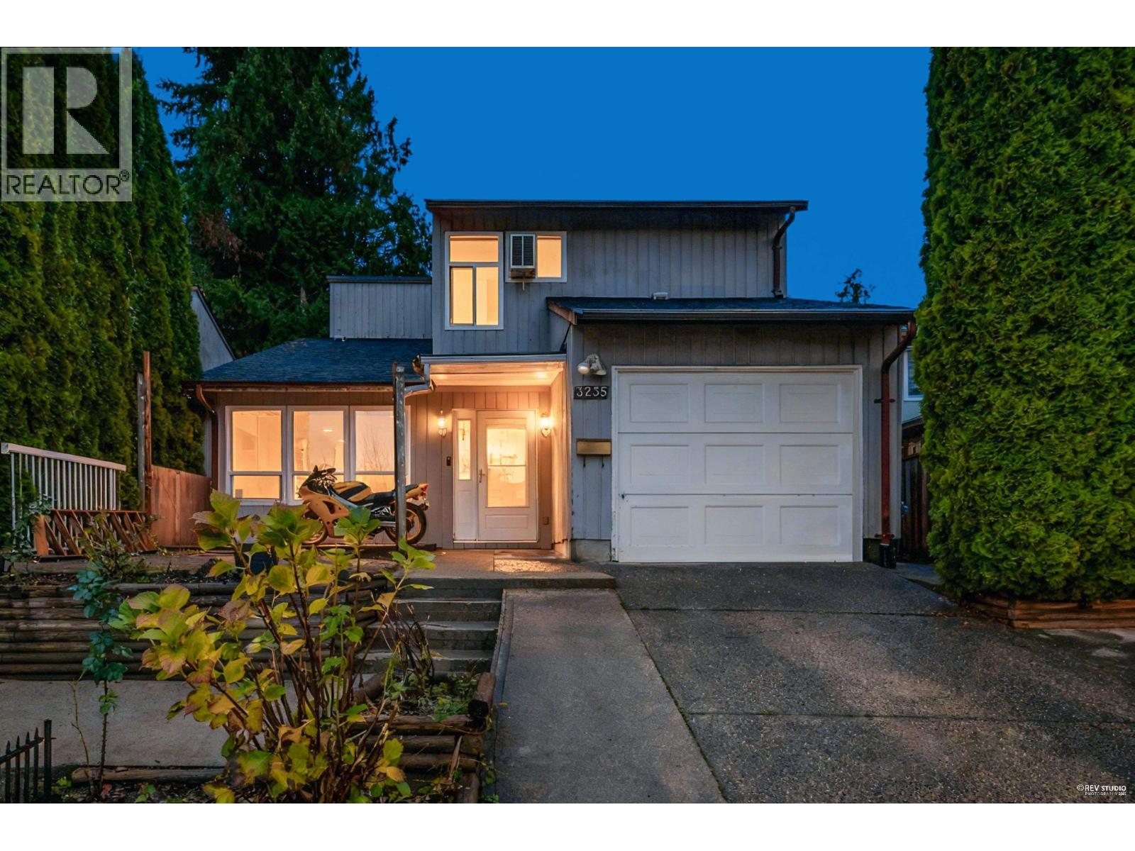 3235 Dunkirk Avenue, Coquitlam, British Columbia  V3E 1G8 - Photo 3 - R3070326