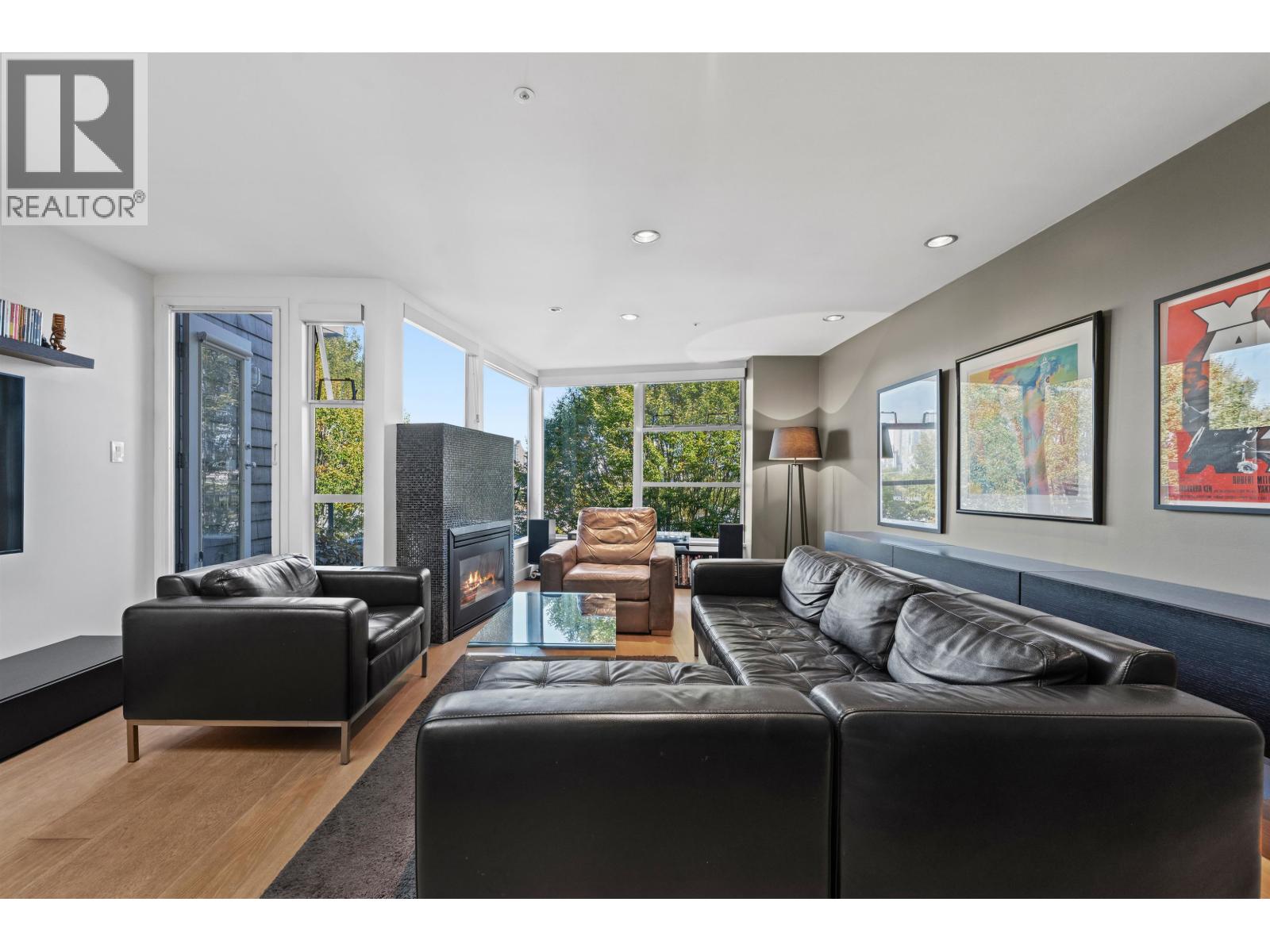 325 638 W 7th Avenue, Vancouver, British Columbia  V5Z 1B5 - Photo 3 - R3057891