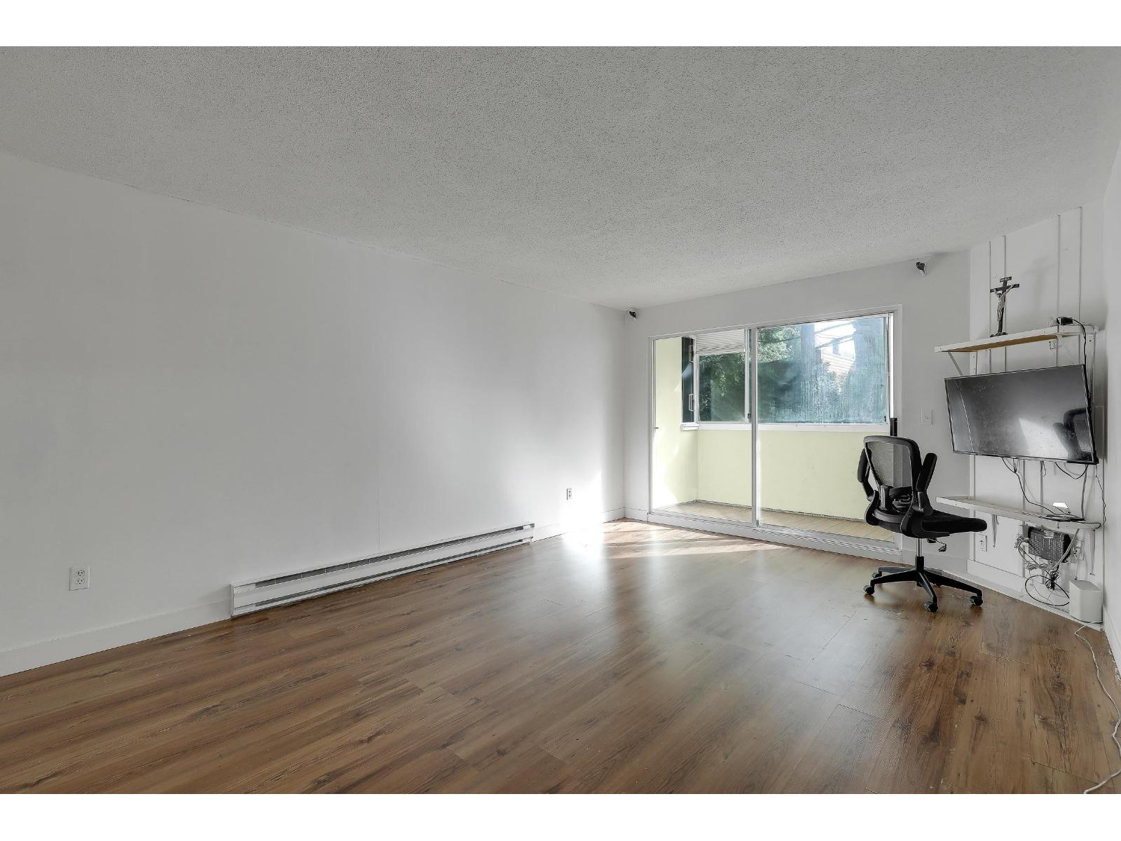 208 7175 134 Street, Surrey, British Columbia V3W 4T1 - Photo 8 - R3070343