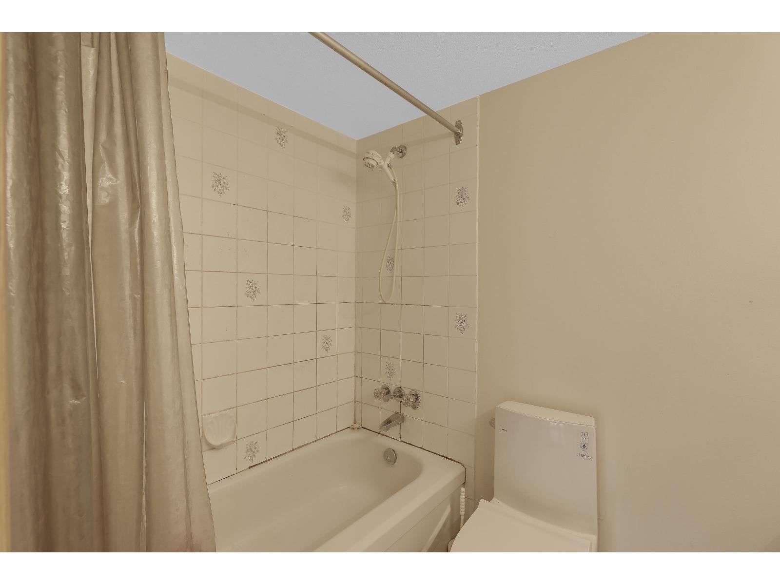 208 7175 134 Street, Surrey, British Columbia V3W 4T1 - Photo 28 - R3070343