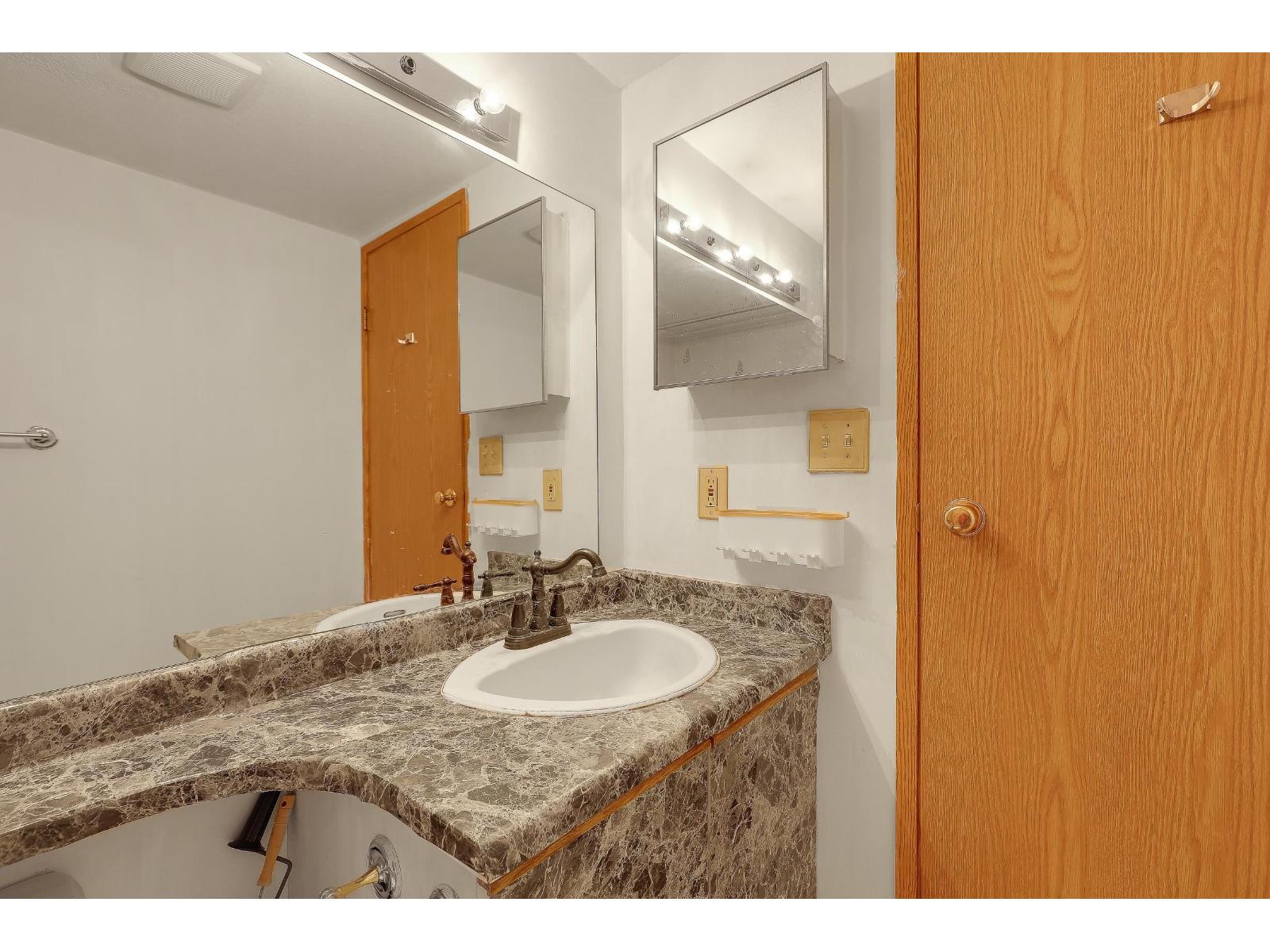 208 7175 134 Street, Surrey, British Columbia V3W 4T1 - Photo 22 - R3070343