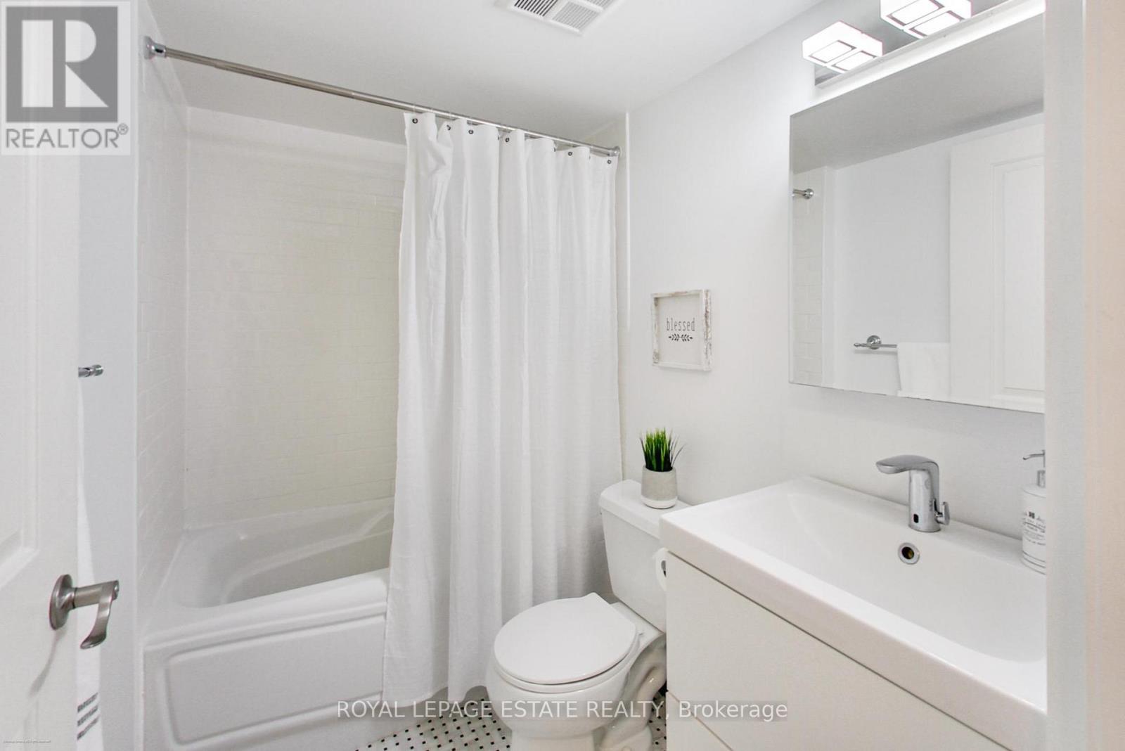 4978 Yonge Street, Toronto, Ontario M2N 7G8 - Photo 16 - C12579996