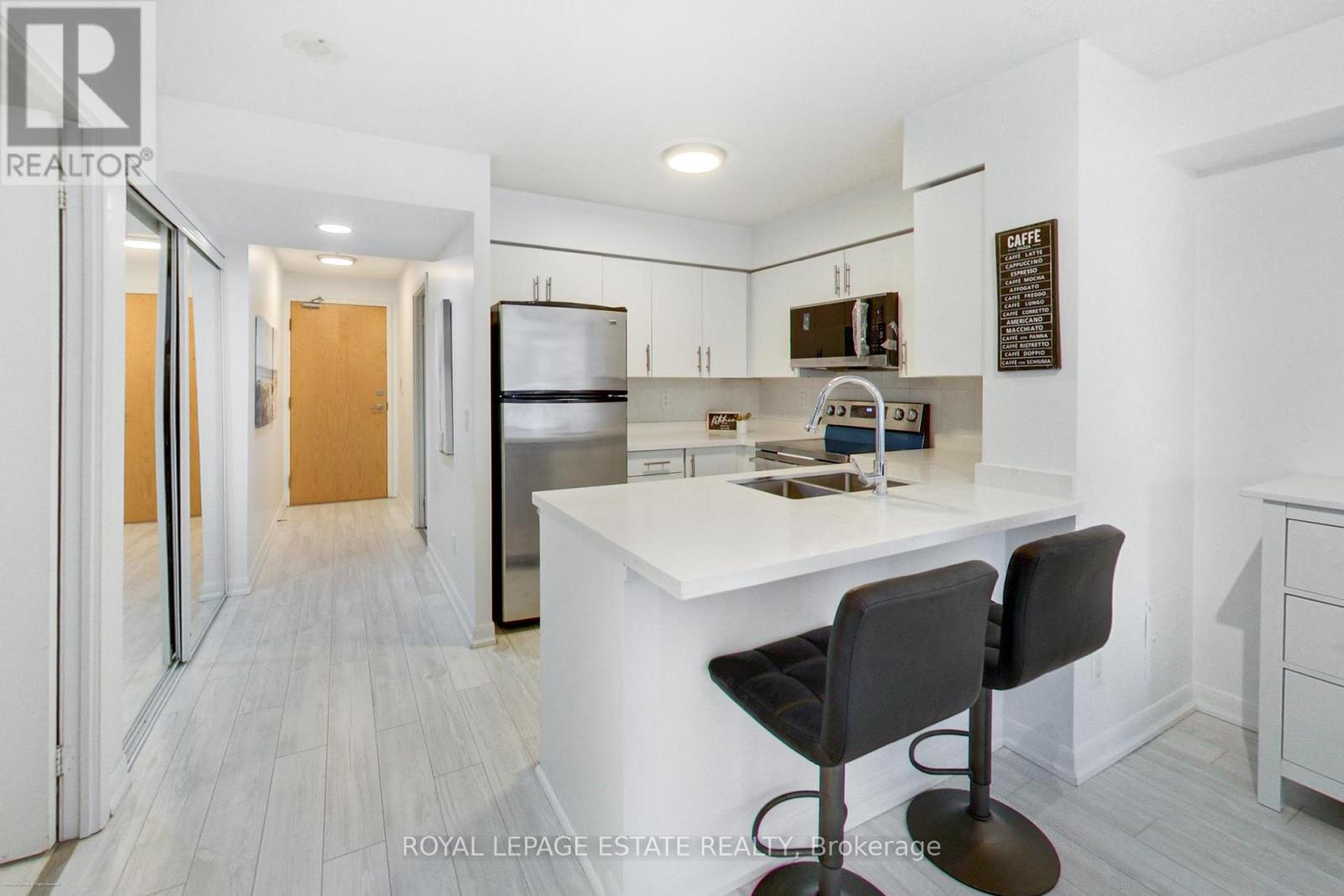 4978 Yonge Street, Toronto, Ontario M2N 7G8 - Photo 3 - C12579996