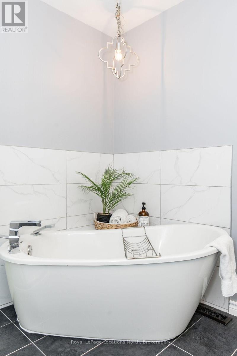 88 61st Street S, Wasaga Beach, Ontario  L9Z 2Z3 - Photo 22 - S12580024