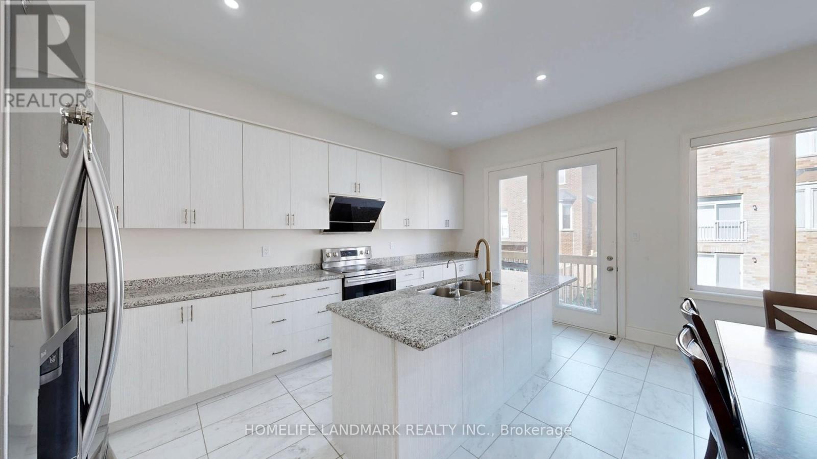 208 Wesmina Avenue, Whitchurch-Stouffville, Ontario  L4A 0R8 - Photo 13 - N12579870