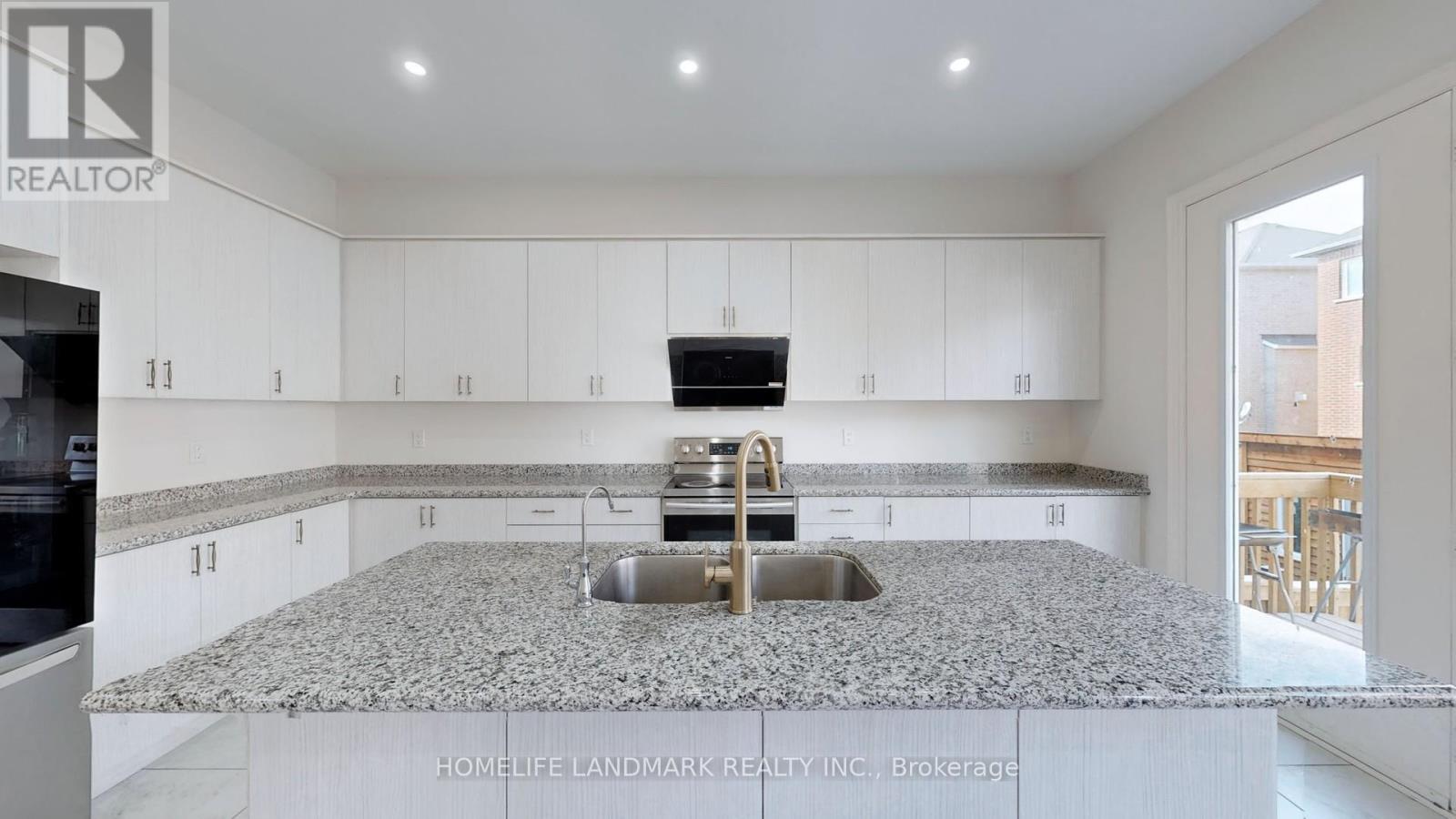 208 Wesmina Avenue, Whitchurch-Stouffville, Ontario  L4A 0R8 - Photo 15 - N12579870