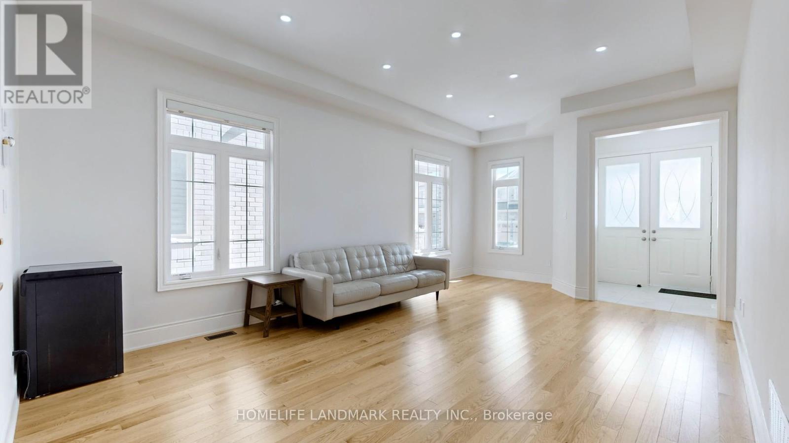 208 Wesmina Avenue, Whitchurch-Stouffville, Ontario  L4A 0R8 - Photo 6 - N12579870