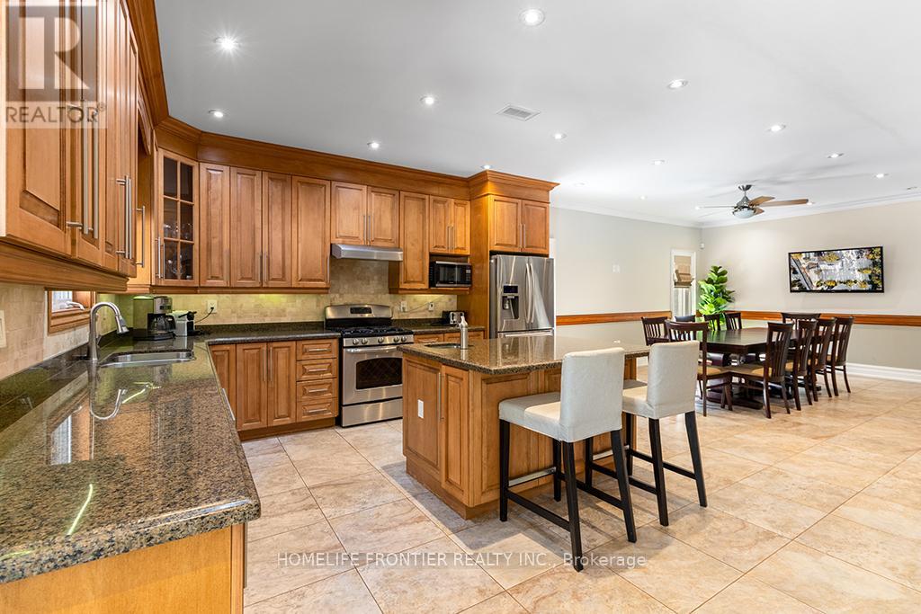 55 Homewood Avenue, Wasaga Beach, Ontario  L9Z 2M2 - Photo 10 - S12579988