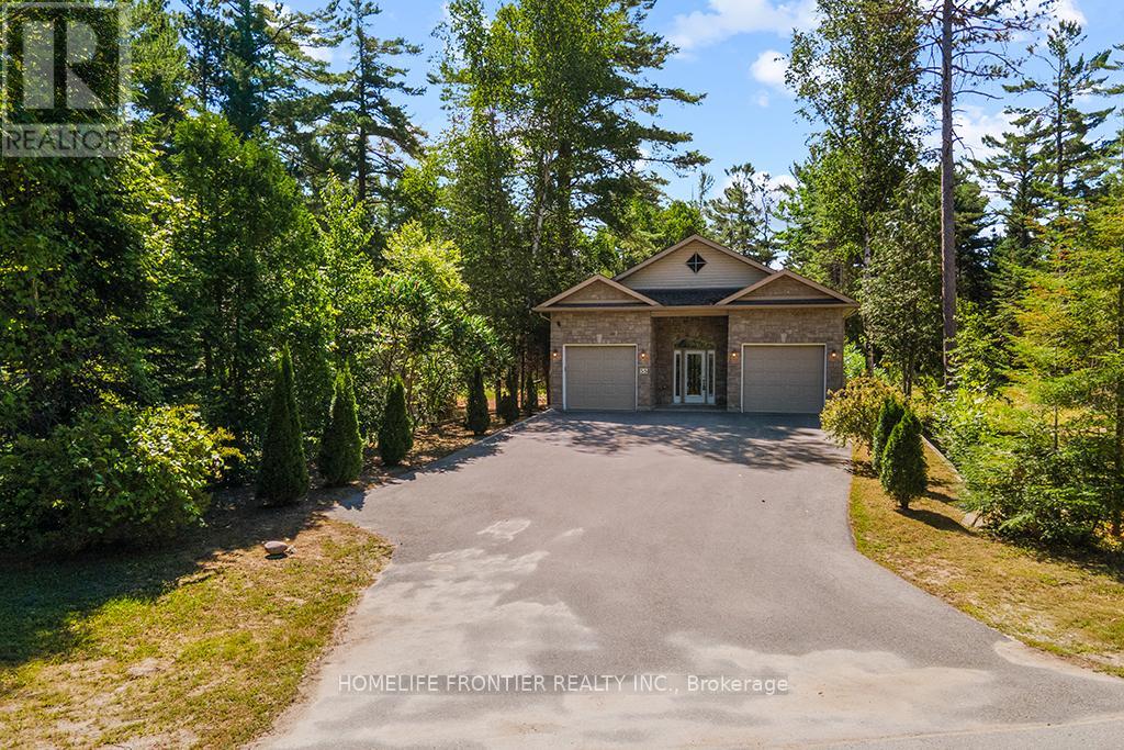 55 Homewood Avenue, Wasaga Beach, Ontario  L9Z 2M2 - Photo 3 - S12579988