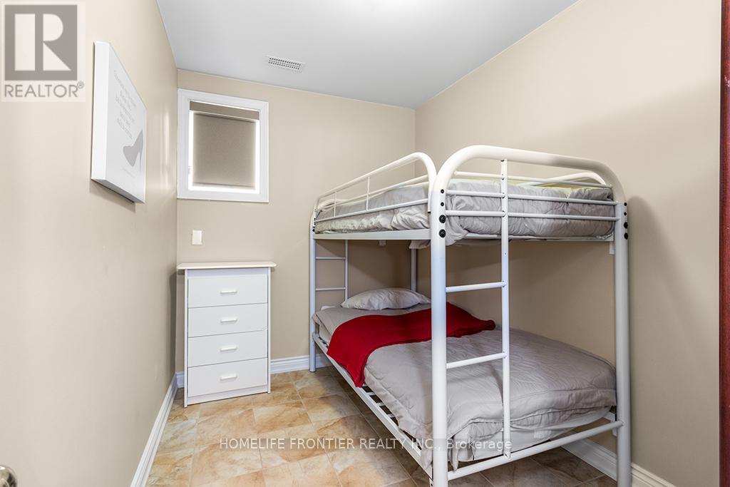 55 Homewood Avenue, Wasaga Beach, Ontario  L9Z 2M2 - Photo 37 - S12579988