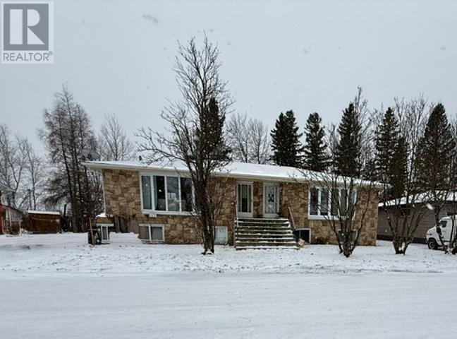 113 Cedar Cres, Longlac, Ontario P0T 2A0 - Photo 4 - TB253502