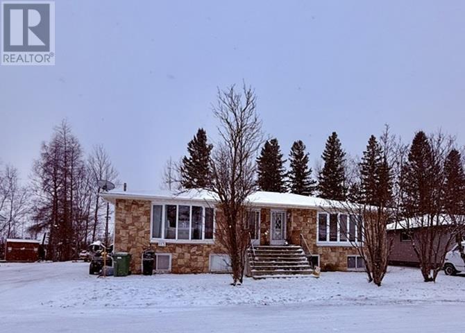 113 Cedar Cres, Longlac, Ontario P0T 2A0 - Photo 2 - TB253502