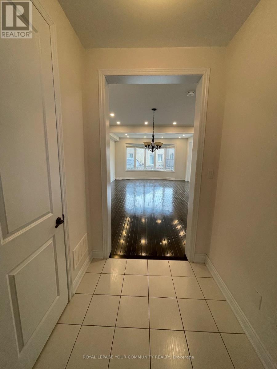 Main - 306 Cedar Hedge Road, Milton, Ontario  L9T 8V3 - Photo 2 - W12579862