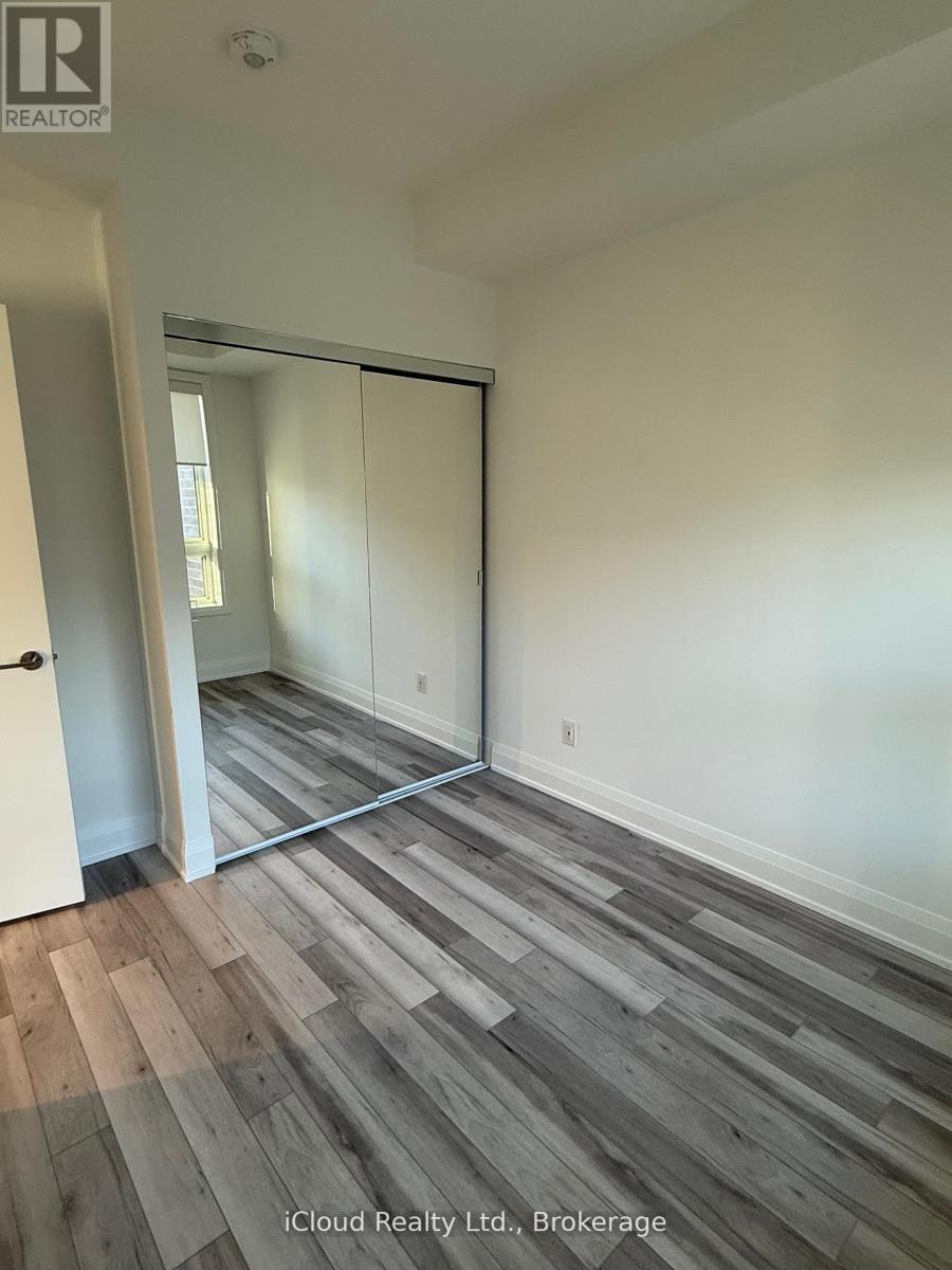 213 - 3250 Carding Mill Trail W, Oakville, Ontario  L6M 1R1 - Photo 8 - W12579878