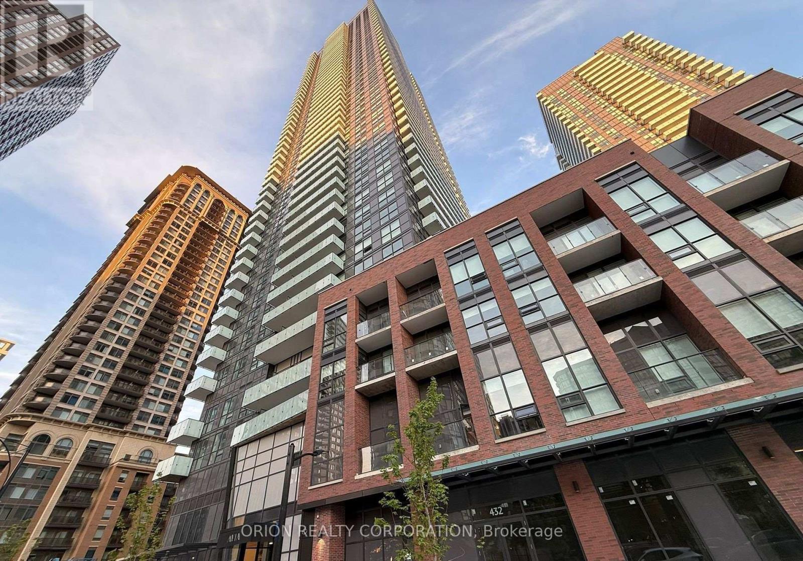 611 - 430 Square One Drive, Mississauga, Ontario  L5B 0L6 - Photo 1 - W12579906