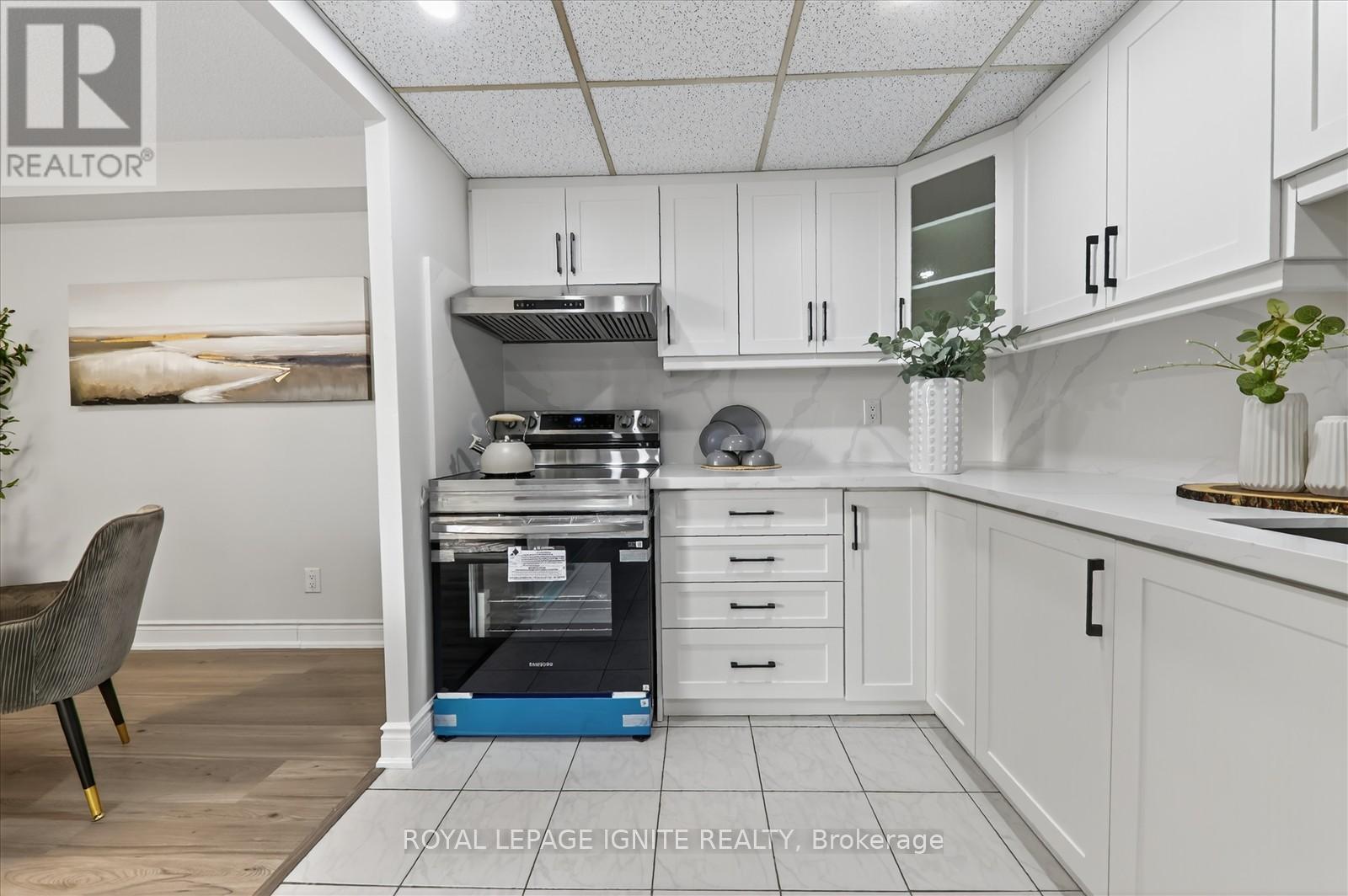 705 - 155 Hillcrest Avenue, Mississauga, Ontario  L5B 3Z2 - Photo 21 - W12579990