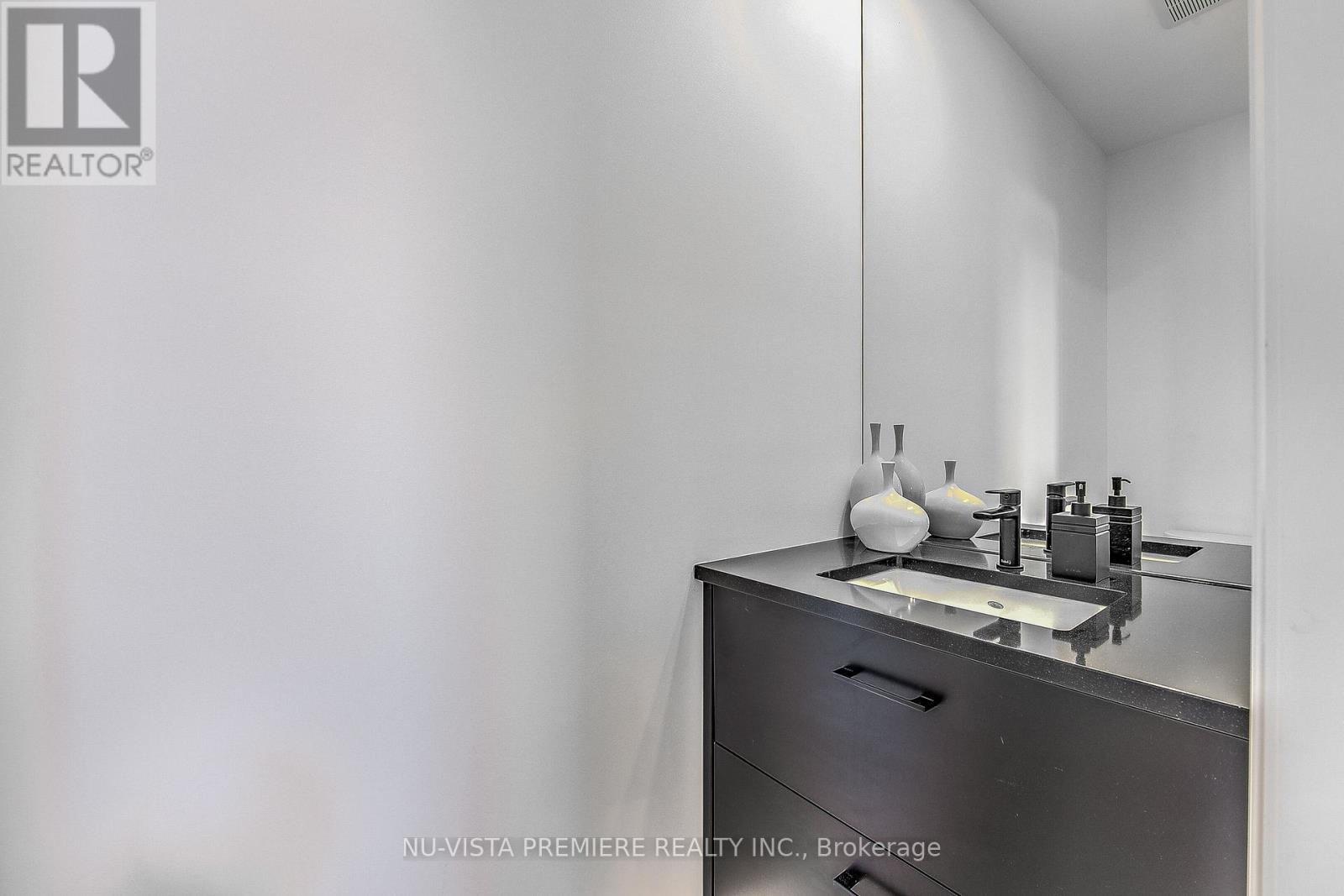 2086 Saddlerock Avenue, London North (North S), Ontario  N6G 3W3 - Photo 20 - X12346178