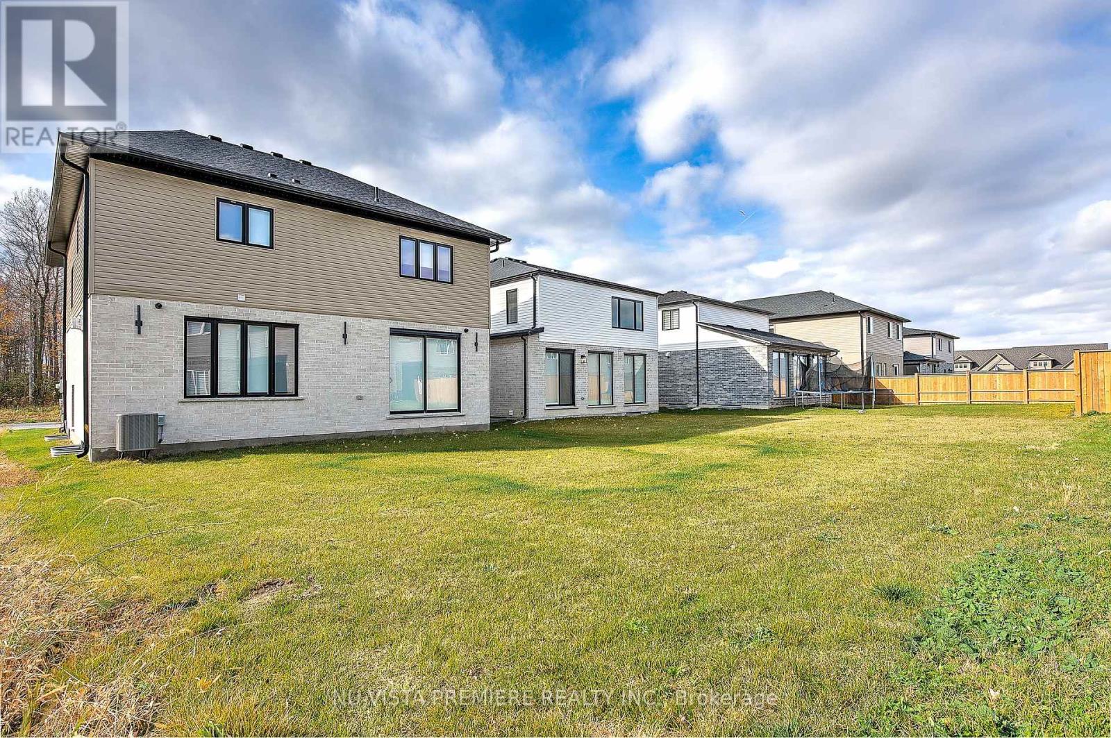 2086 Saddlerock Avenue, London North (North S), Ontario  N6G 3W3 - Photo 41 - X12346178