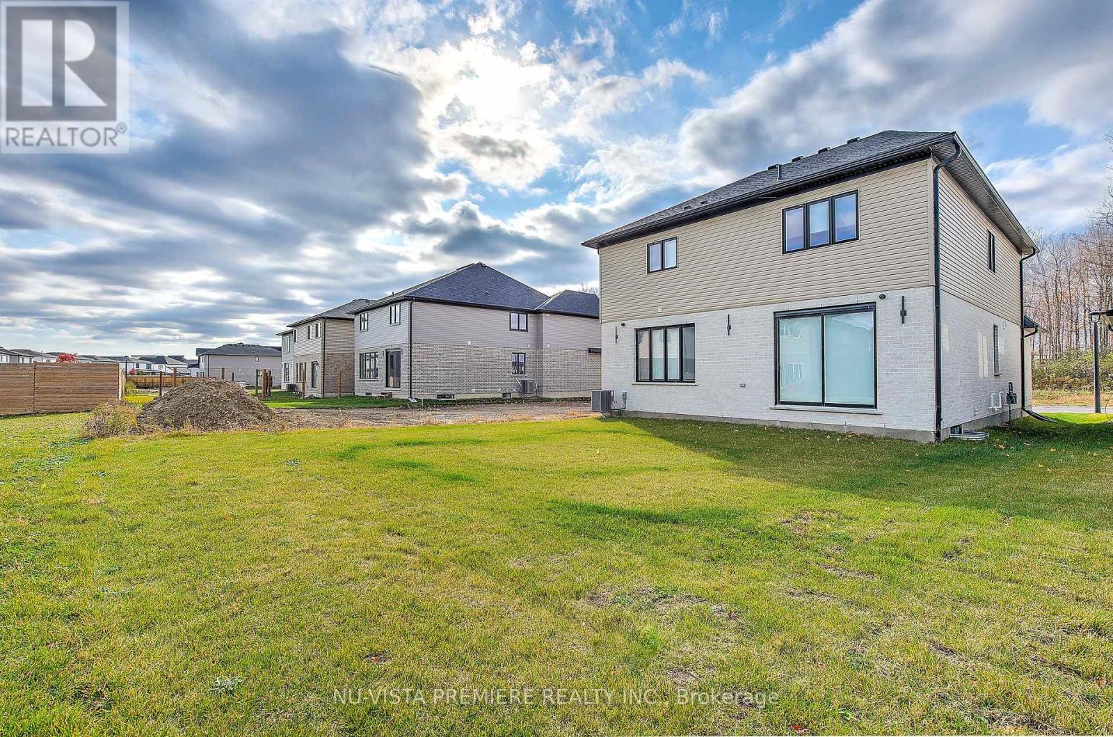 2086 Saddlerock Avenue, London North (North S), Ontario  N6G 3W3 - Photo 42 - X12346178