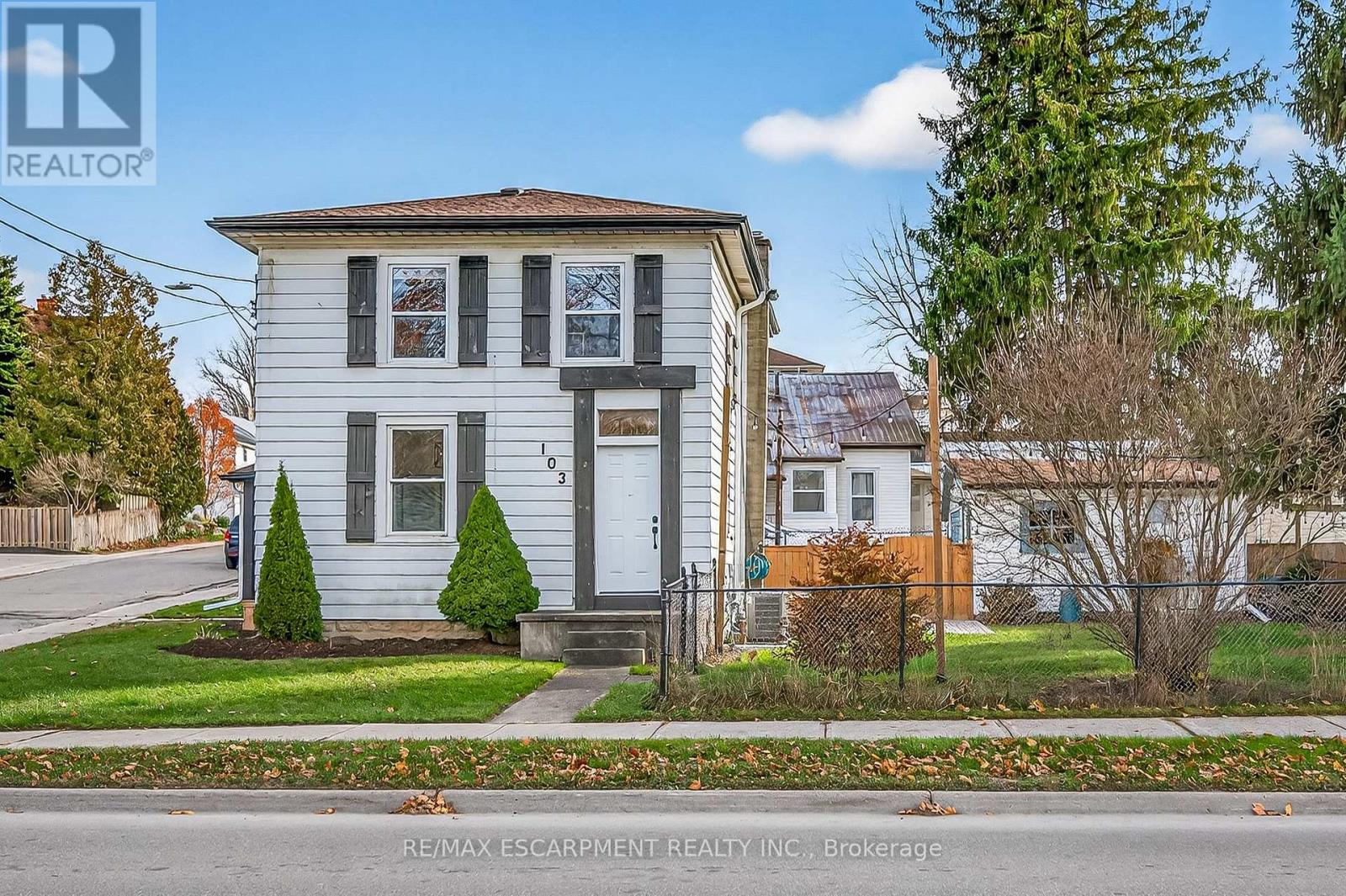 103 CHARLES STREET W, Ingersoll, Ontario