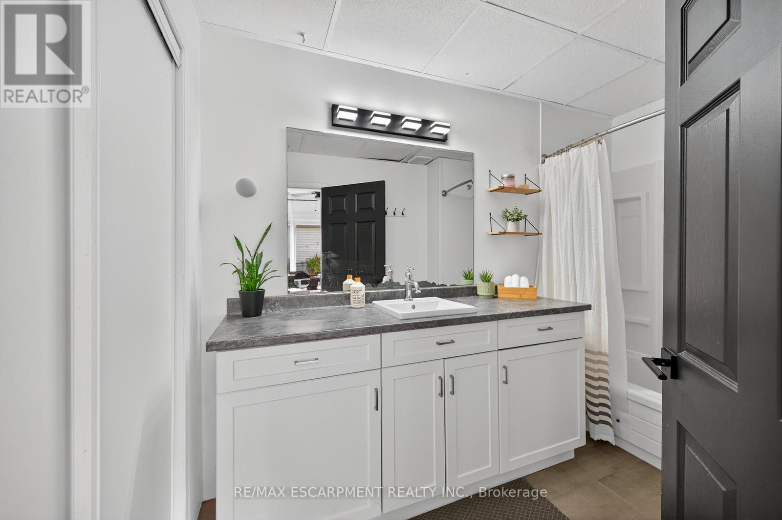 103 Charles Street W, Ingersoll, Ontario  N5C 2L9 - Photo 15 - X12579904