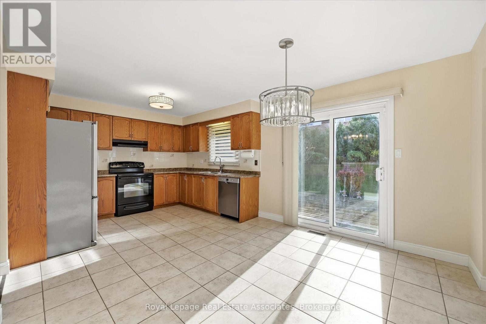 47 Elmira Drive, Hamilton, Ontario  L9C 7H8 - Photo 14 - X12579944