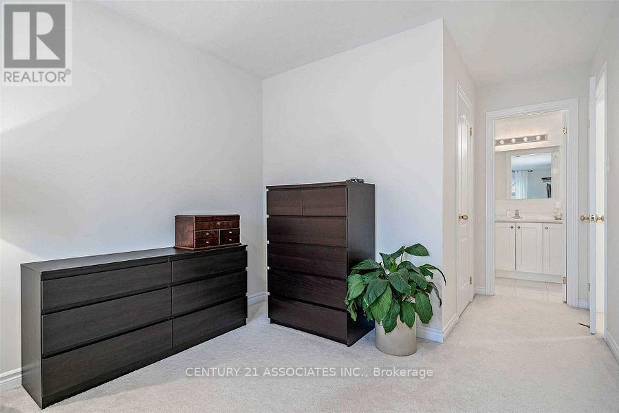 24 Savage Drive, Hamilton, Ontario  L8B 0A3 - Photo 13 - X12579976