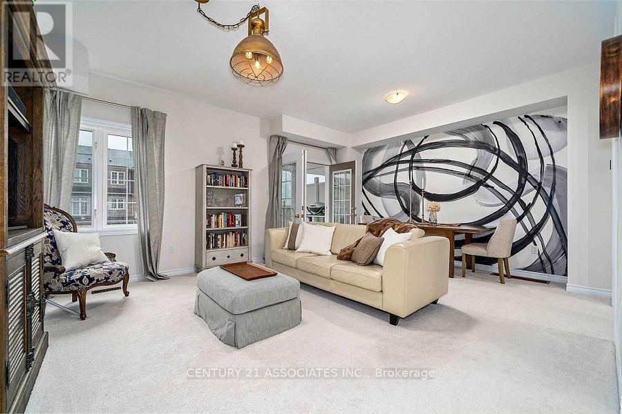 24 Savage Drive, Hamilton, Ontario  L8B 0A3 - Photo 4 - X12579976