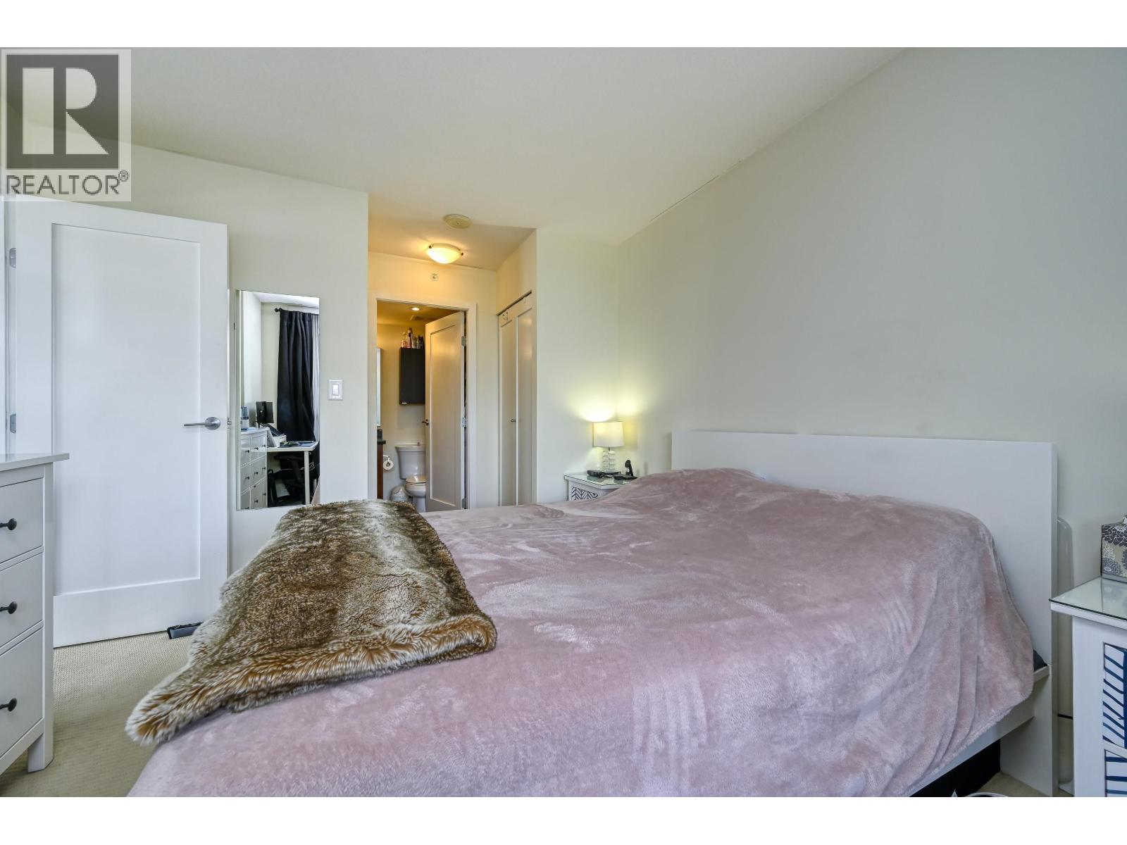 1307 1 Renaissance Square, New Westminster, British Columbia  V3M 0B6 - Photo 12 - R3070375