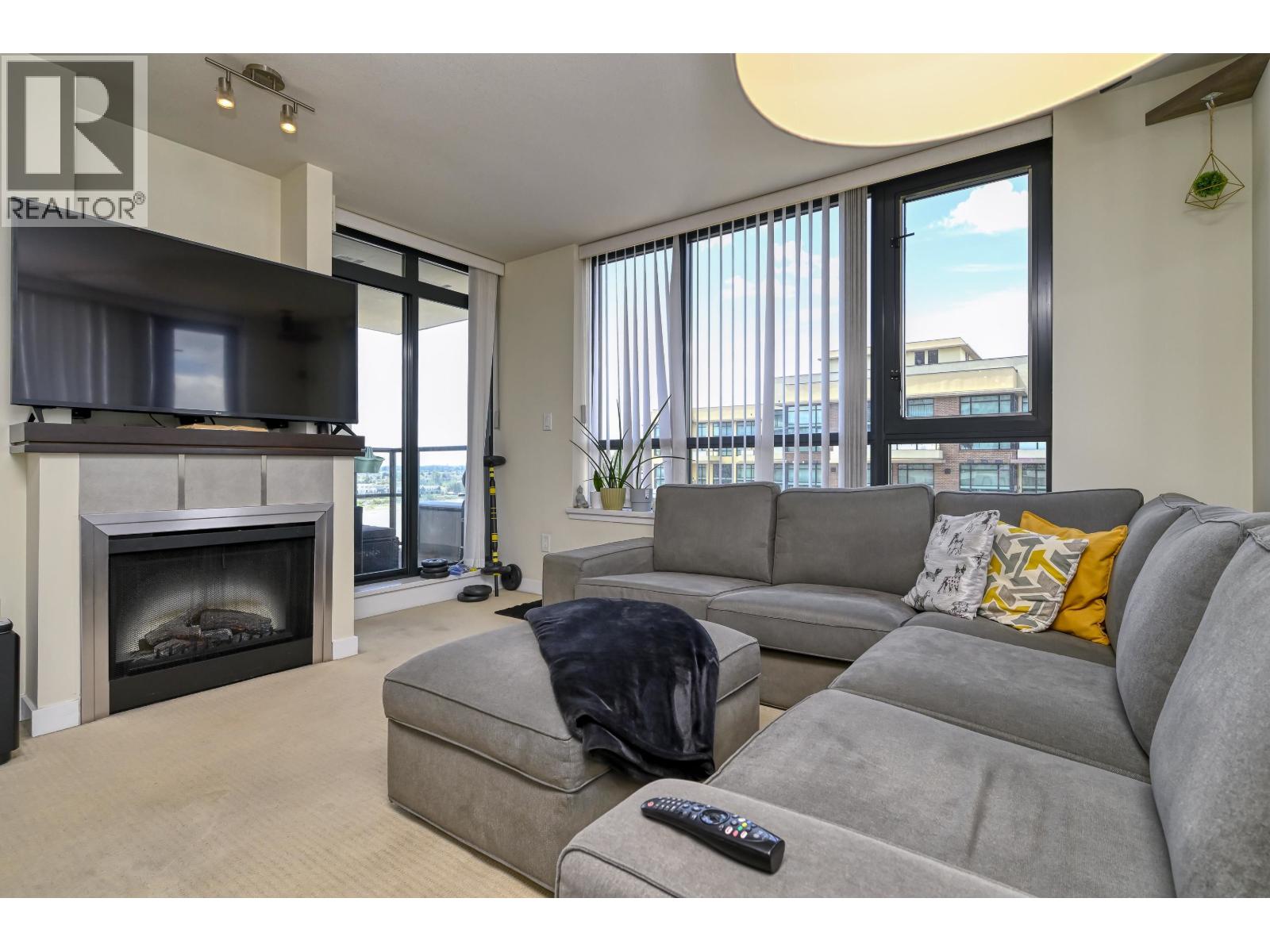 1307 1 Renaissance Square, New Westminster, British Columbia  V3M 0B6 - Photo 8 - R3070375