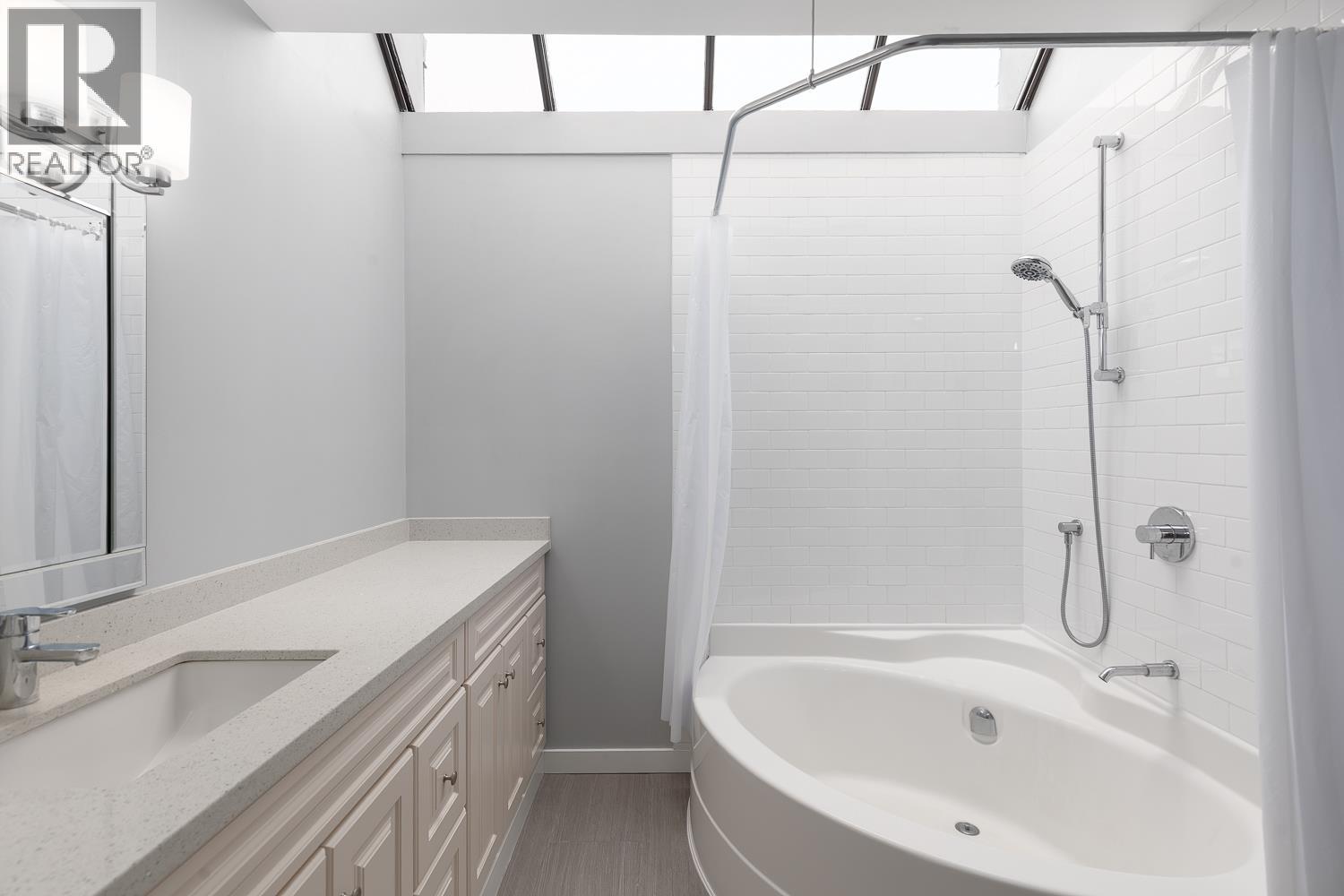 306 1775 W 10th Avenue, Vancouver, British Columbia  V6J 2A4 - Photo 22 - R3070384