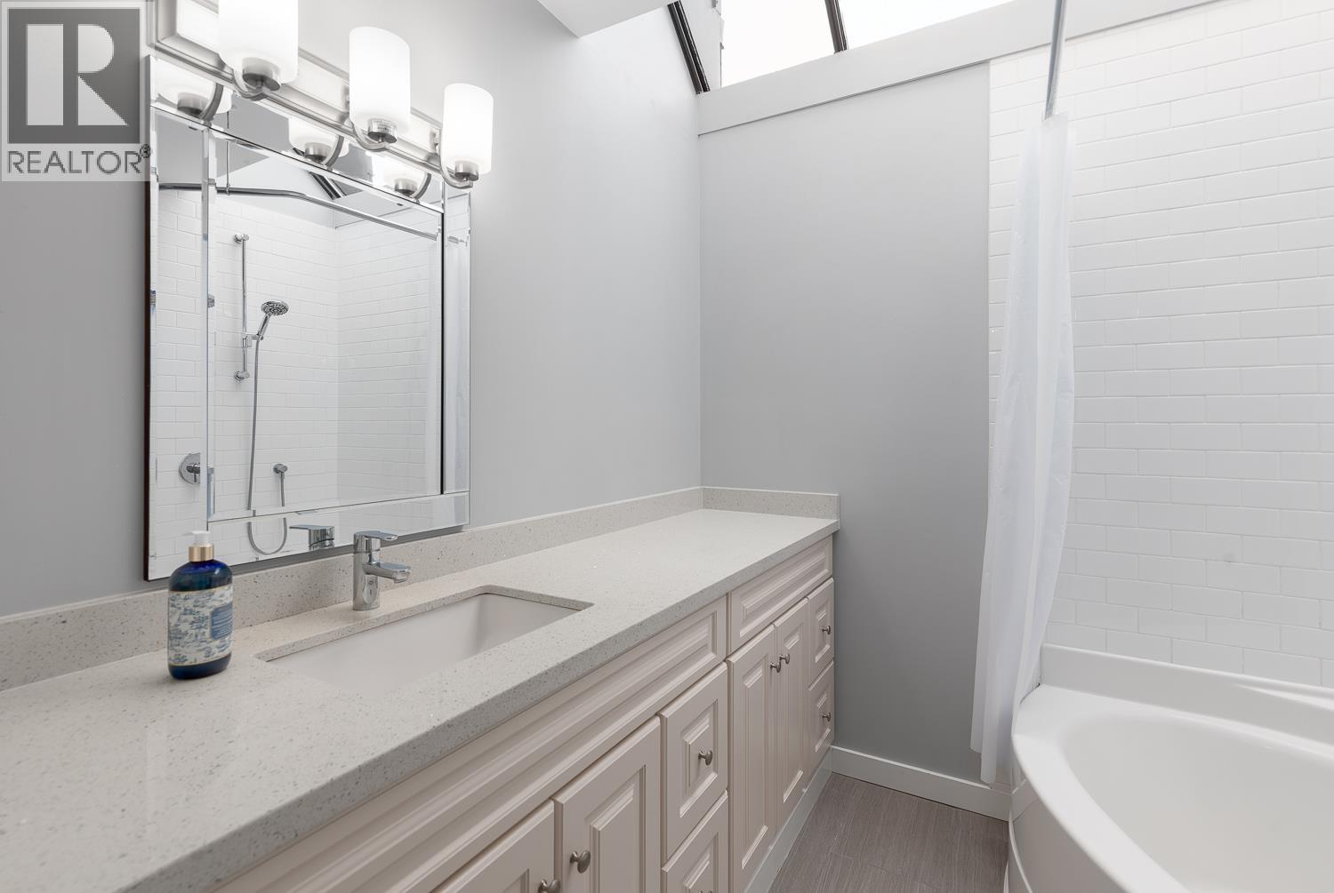 306 1775 W 10th Avenue, Vancouver, British Columbia  V6J 2A4 - Photo 23 - R3070384