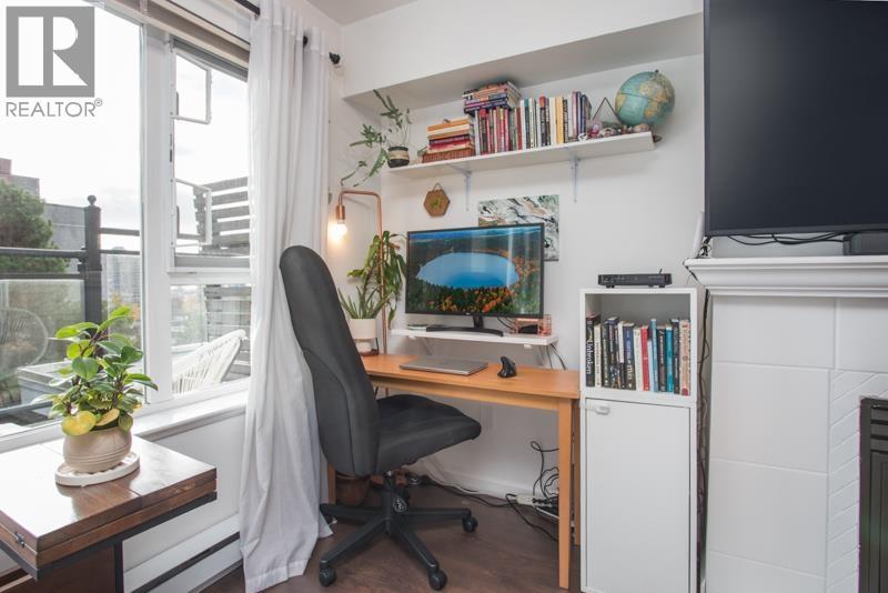 303 221 Eleventh Street, New Westminster, British Columbia  V3M 4C8 - Photo 5 - R3070386