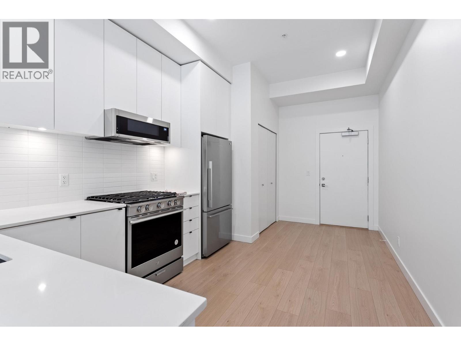 108 2345 Rindall Avenue, Port Coquitlam, British Columbia  V3C 1V3 - Photo 8 - R3070394