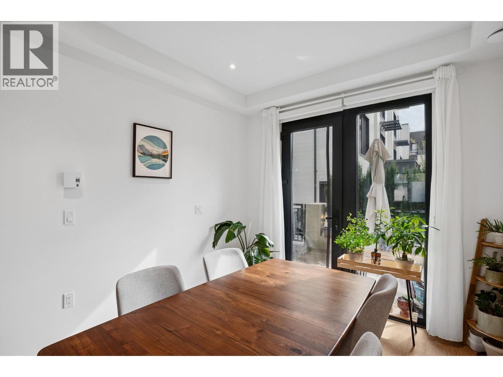 202 606 Foster Avenue, Coquitlam, British Columbia  V6J 0L5 - Photo 15 - R3070395