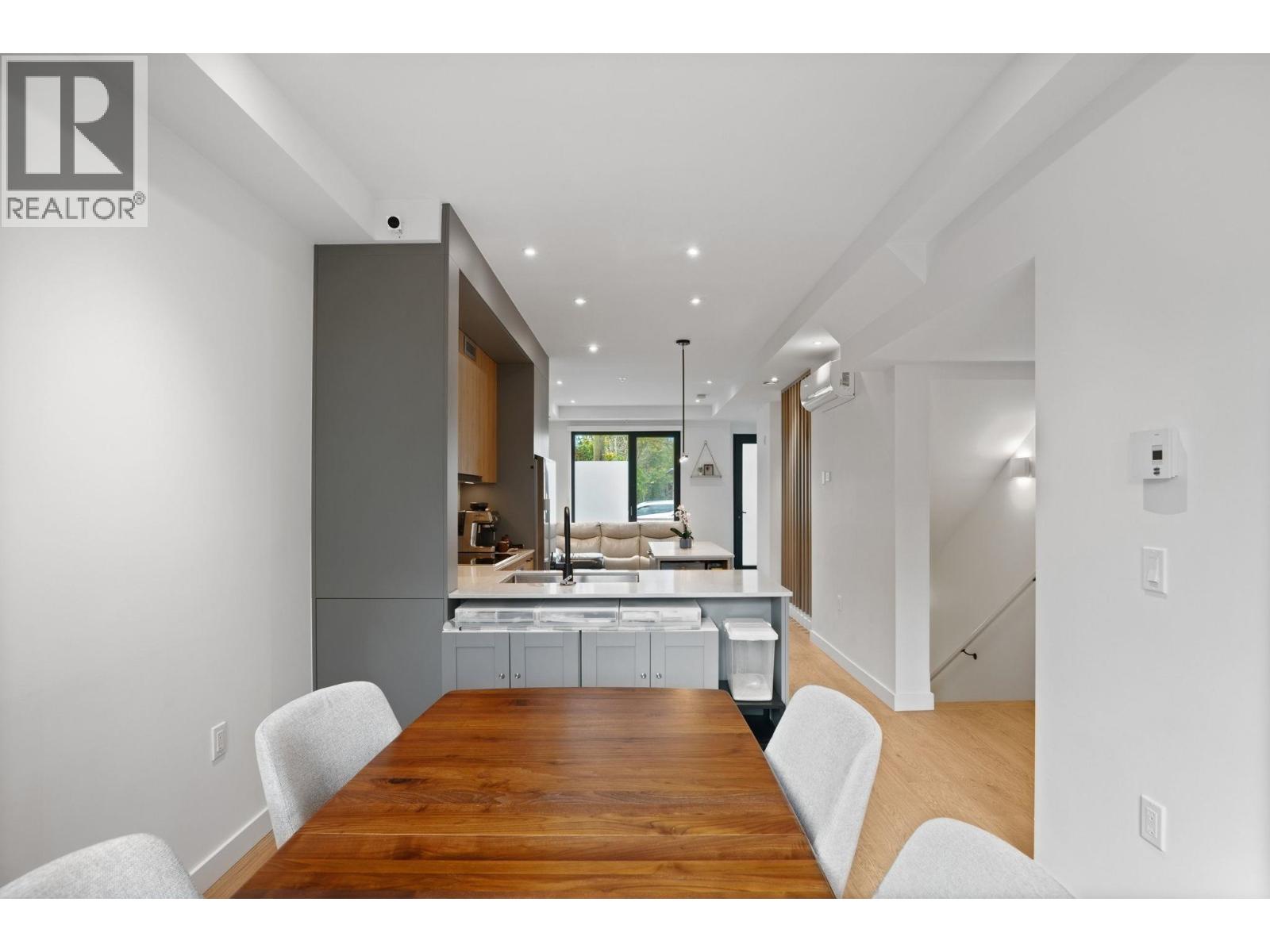 202 606 Foster Avenue, Coquitlam, British Columbia  V6J 0L5 - Photo 16 - R3070395