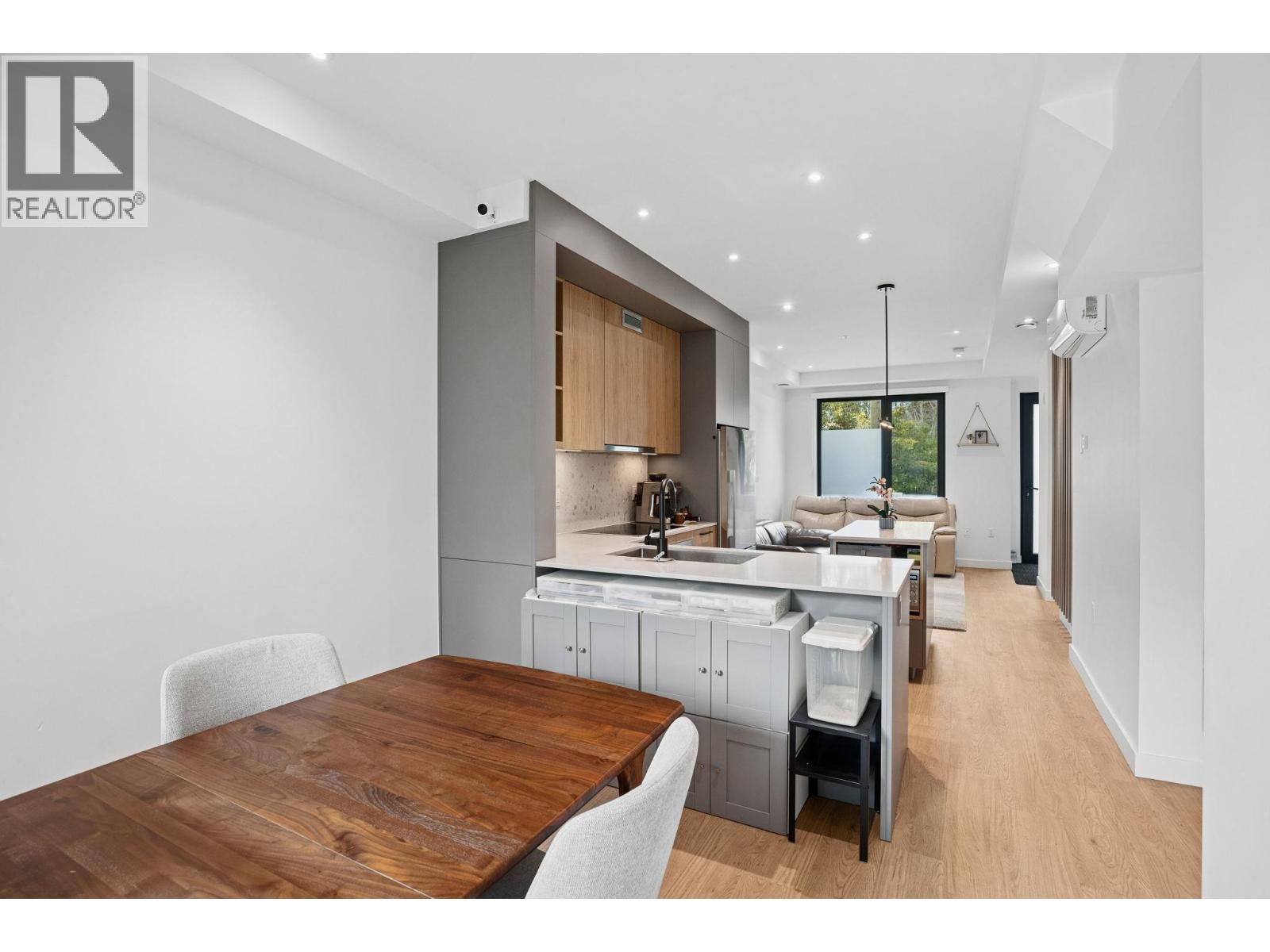 202 606 Foster Avenue, Coquitlam, British Columbia  V6J 0L5 - Photo 17 - R3070395