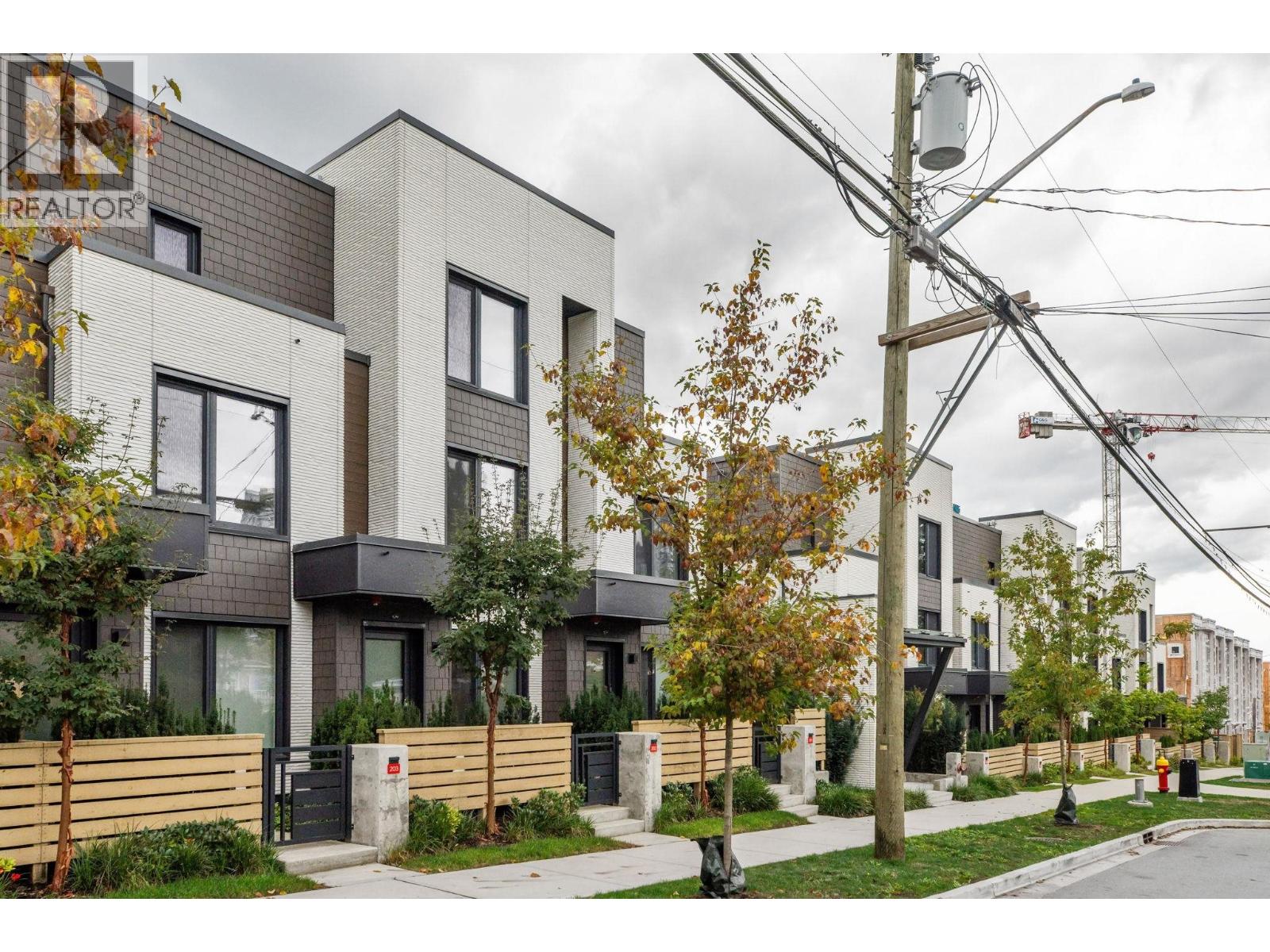 202 606 Foster Avenue, Coquitlam, British Columbia  V6J 0L5 - Photo 4 - R3070395