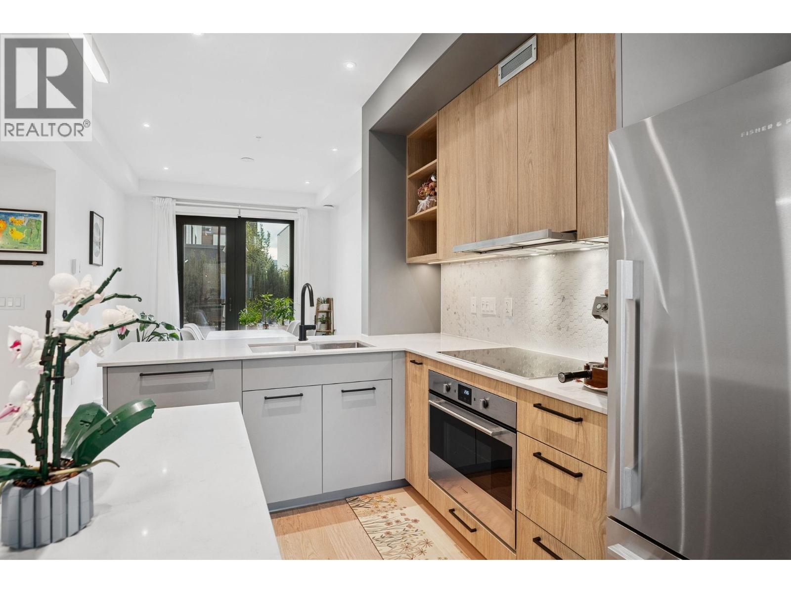 202 606 Foster Avenue, Coquitlam, British Columbia  V6J 0L5 - Photo 7 - R3070395