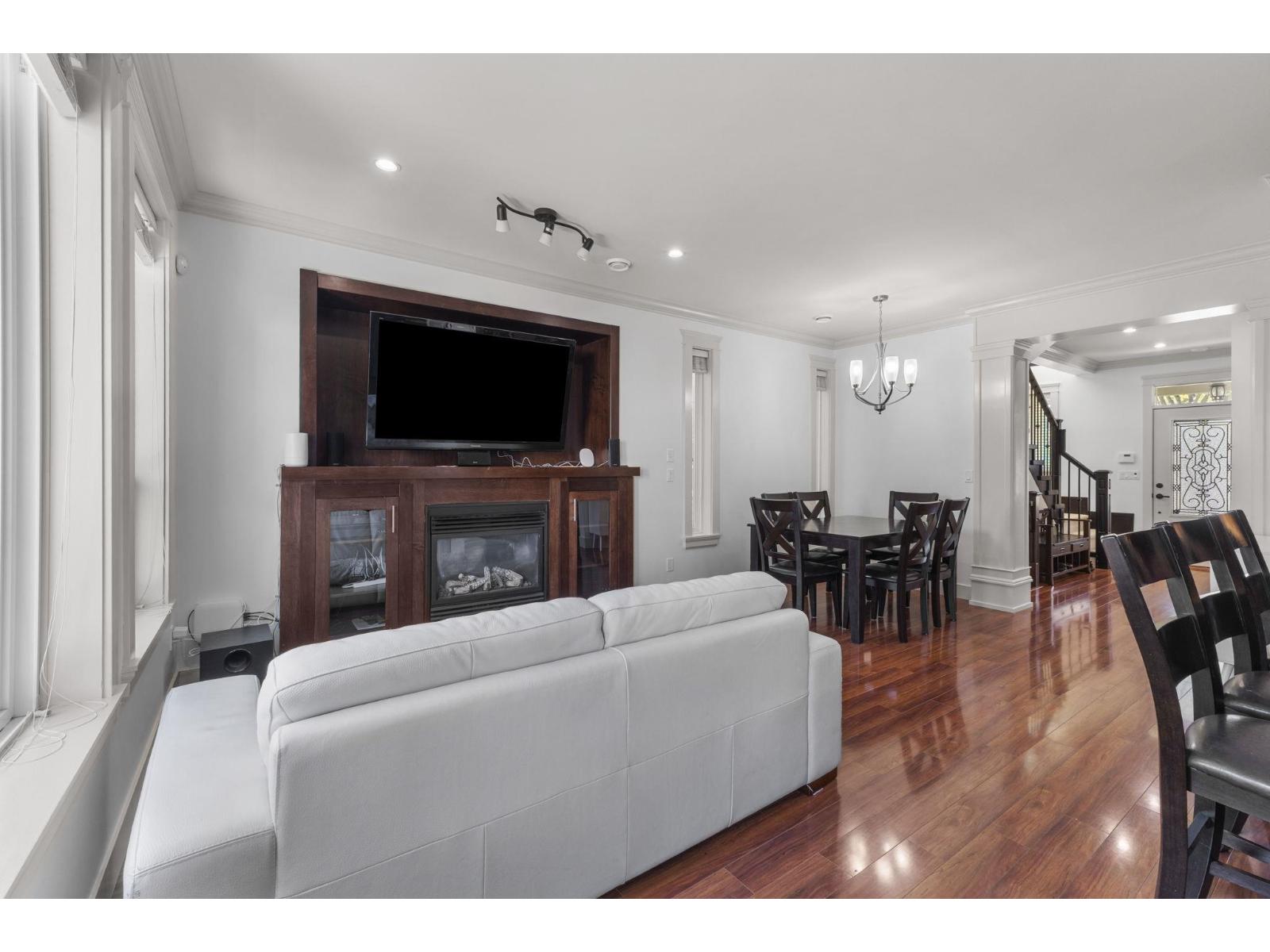 6746 191a Street, Surrey, British Columbia  V4N 6A5 - Photo 3 - R3069834