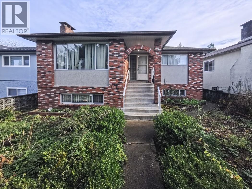 6174 Tyne Street, Vancouver, British Columbia  V5S 3L4 - Photo 1 - R3070382