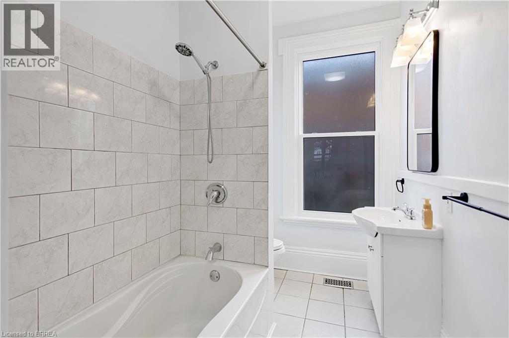 95 Queen Street, Brantford, Ontario  N3T 3C1 - Photo 19 - 40789392