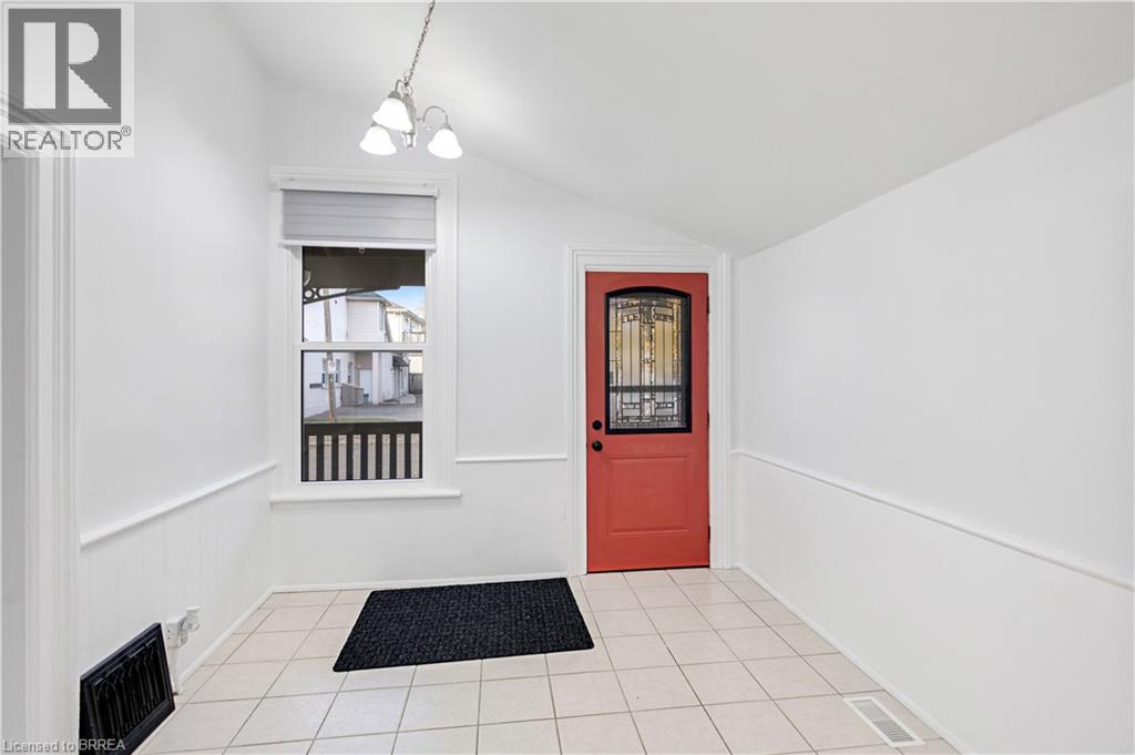 95 Queen Street, Brantford, Ontario  N3T 3C1 - Photo 6 - 40789392