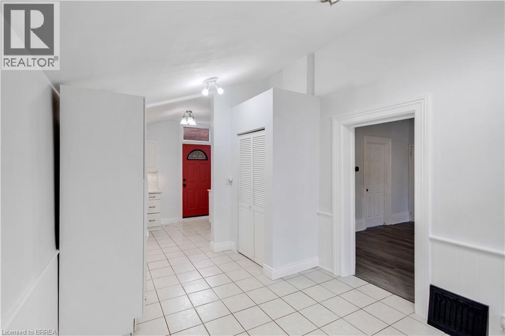 95 Queen Street, Brantford, Ontario  N3T 3C1 - Photo 7 - 40789392