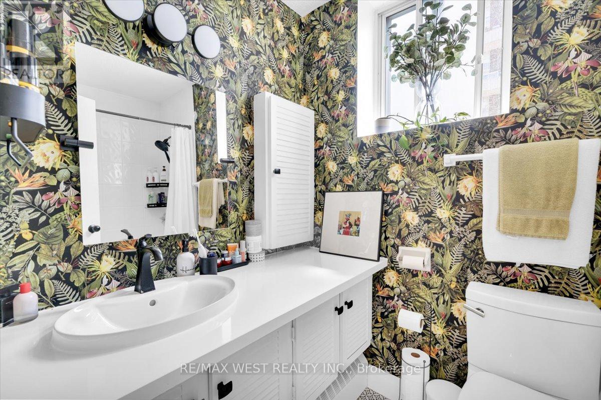 501 - 35 Ormskirk Avenue, Toronto, Ontario  M6S 1A8 - Photo 22 - W12559182