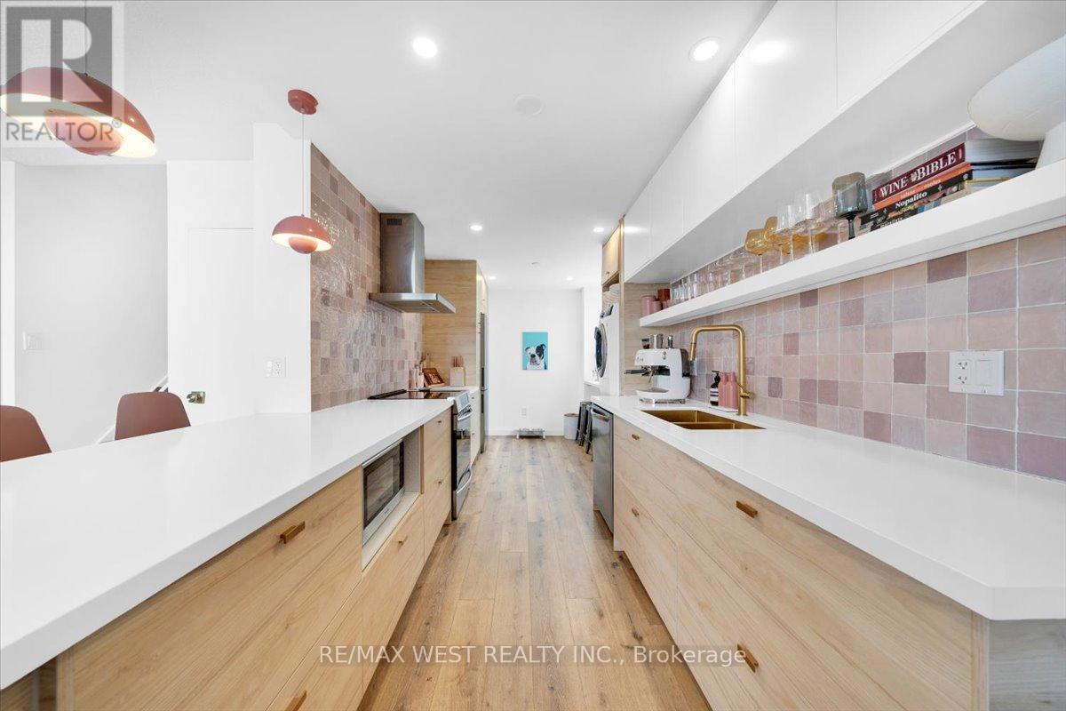 501 - 35 Ormskirk Avenue, Toronto, Ontario  M6S 1A8 - Photo 9 - W12559182