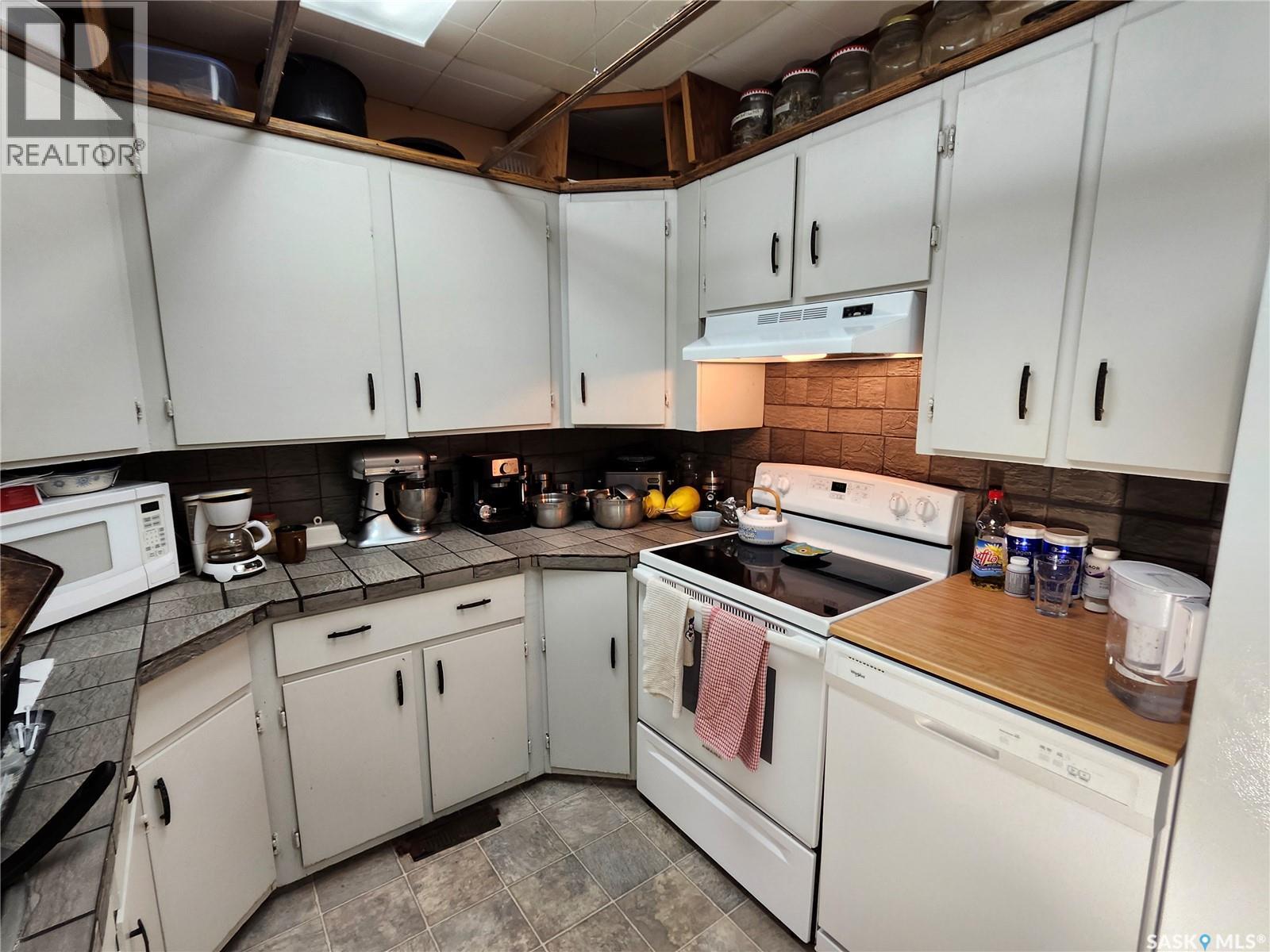 610 3rd Avenue, Esterhazy, Saskatchewan  S0A 0X0 - Photo 13 - SK024742