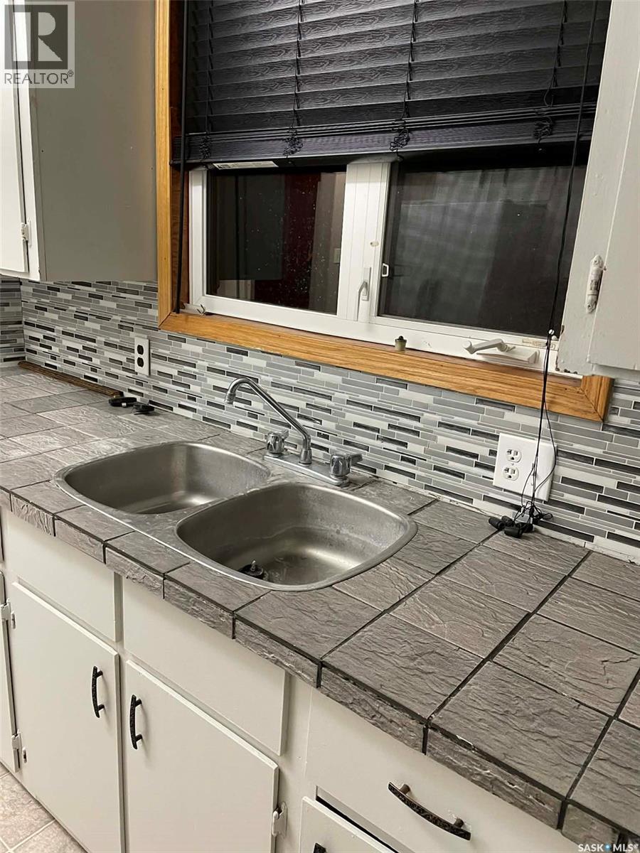 610 3rd Avenue, Esterhazy, Saskatchewan  S0A 0X0 - Photo 15 - SK024742